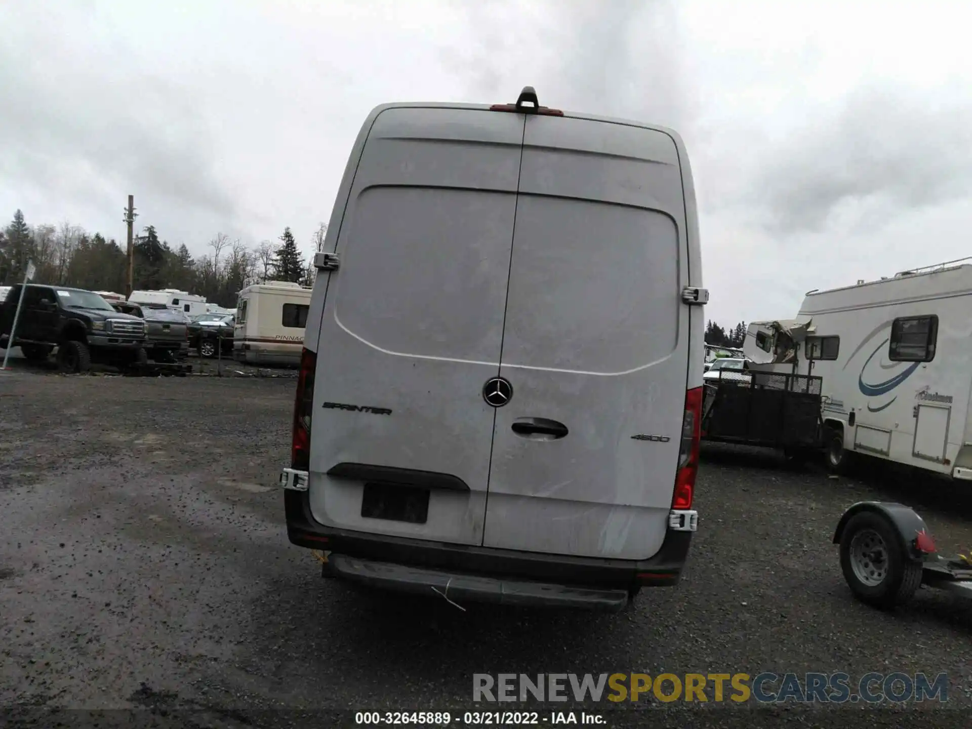 8 Photograph of a damaged car WD3PF4CDXKP028962 MERCEDES-BENZ SPRINTER CARGO VAN 2019