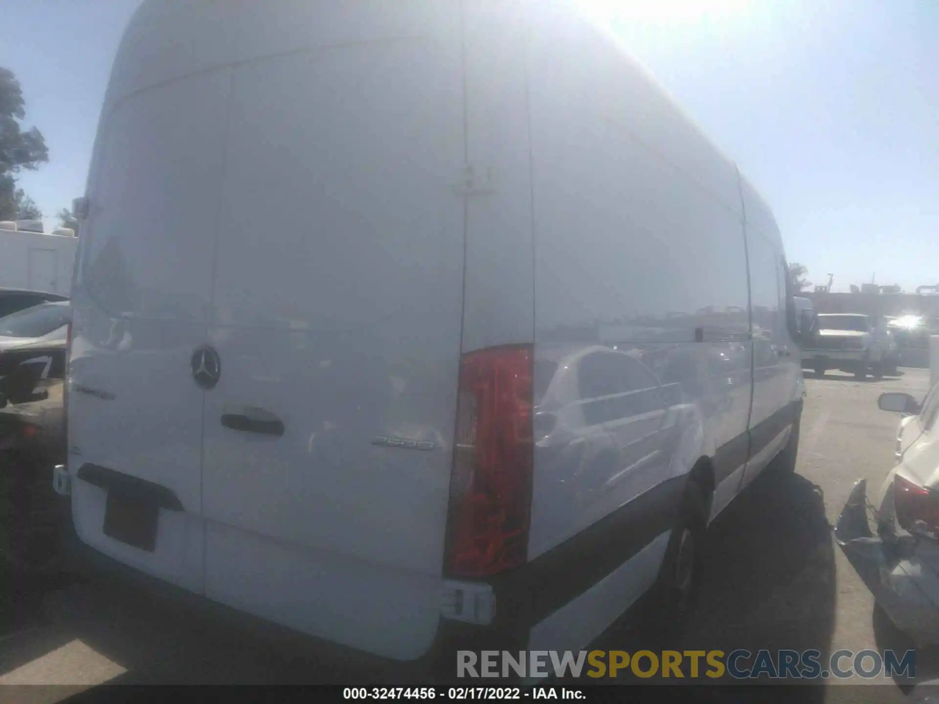 4 Photograph of a damaged car W1W4EDHY6LT020927 MERCEDES-BENZ SPRINTER CARGO VAN 2020