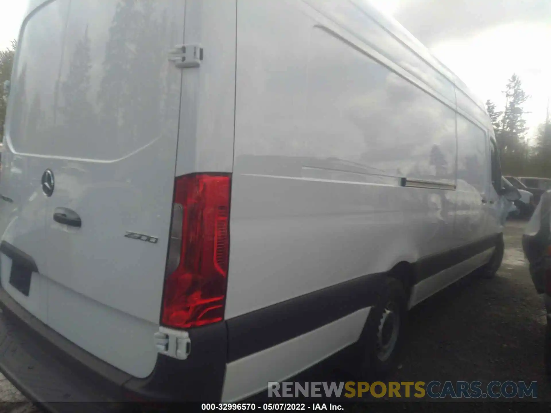 4 Photograph of a damaged car W1W4EDHY7LT037283 MERCEDES-BENZ SPRINTER CARGO VAN 2020