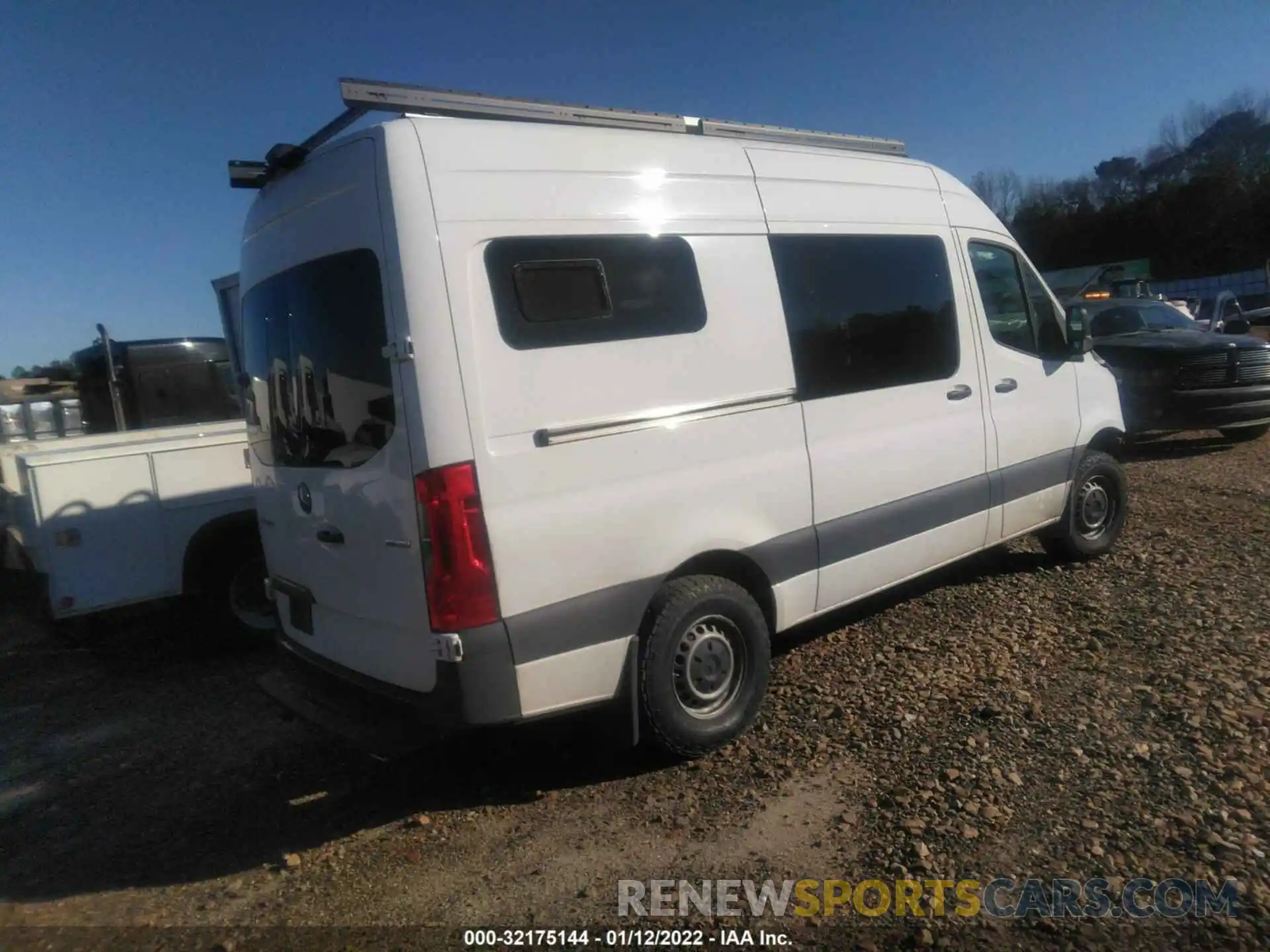 4 Photograph of a damaged car W1W70BGY1LT025776 MERCEDES-BENZ SPRINTER CARGO VAN 2020