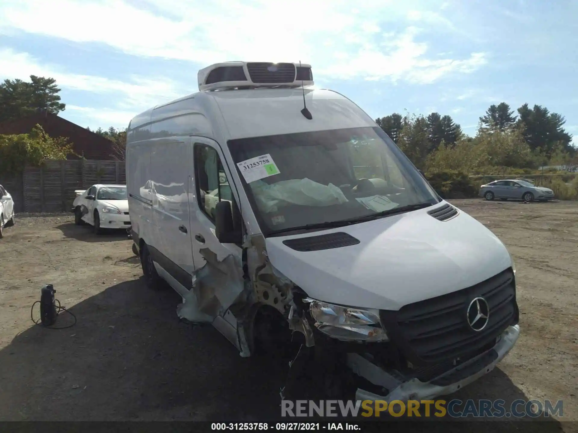 1 Фотография поврежденного автомобиля W1W70BGYXLT026134 MERCEDES-BENZ SPRINTER CARGO VAN 2020