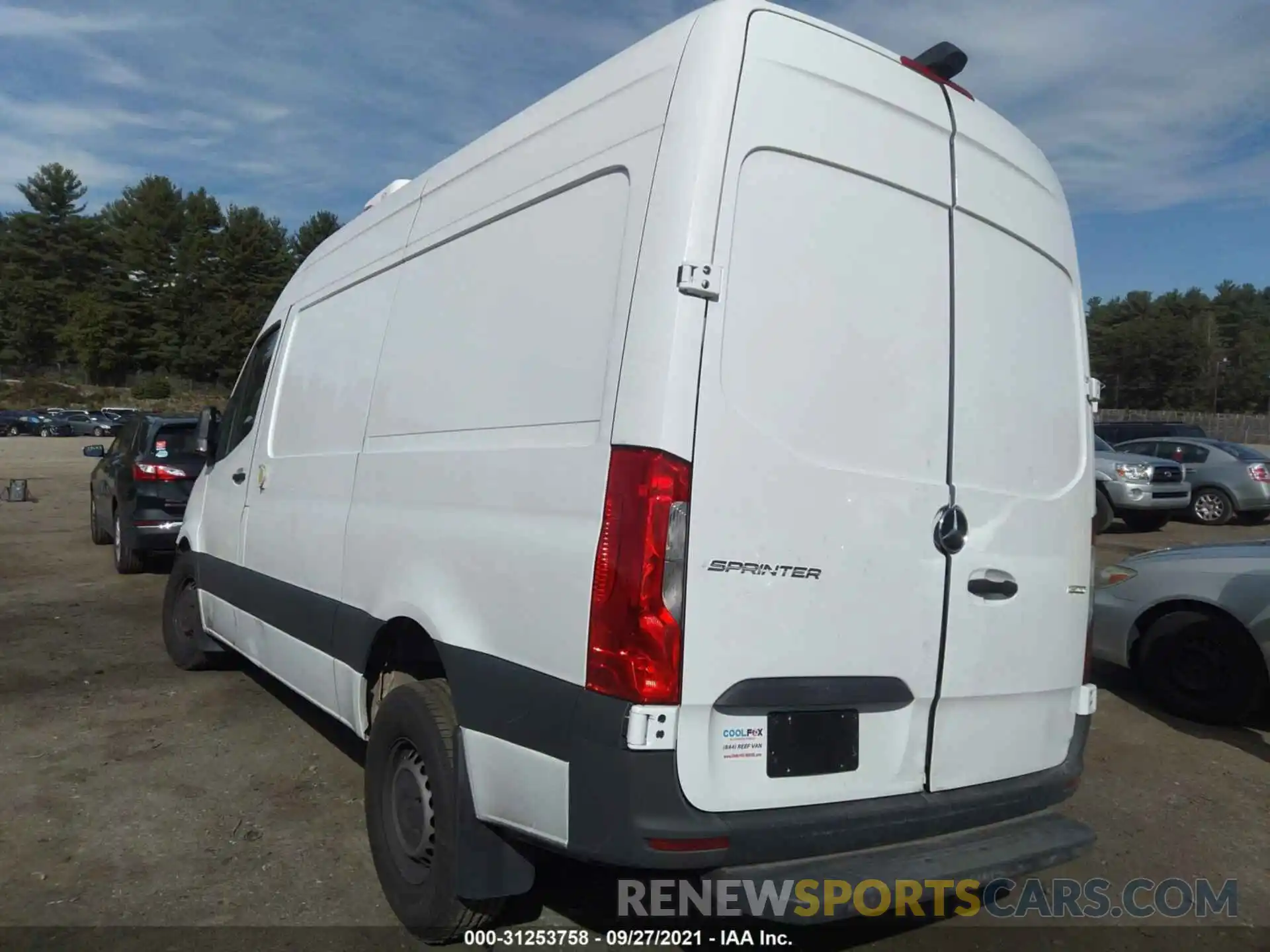 3 Фотография поврежденного автомобиля W1W70BGYXLT026134 MERCEDES-BENZ SPRINTER CARGO VAN 2020