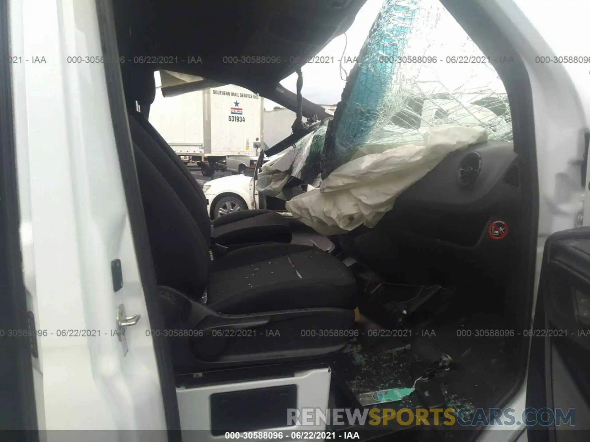 5 Photograph of a damaged car W1Y4DBHY7LT042319 MERCEDES-BENZ SPRINTER CARGO VAN 2020