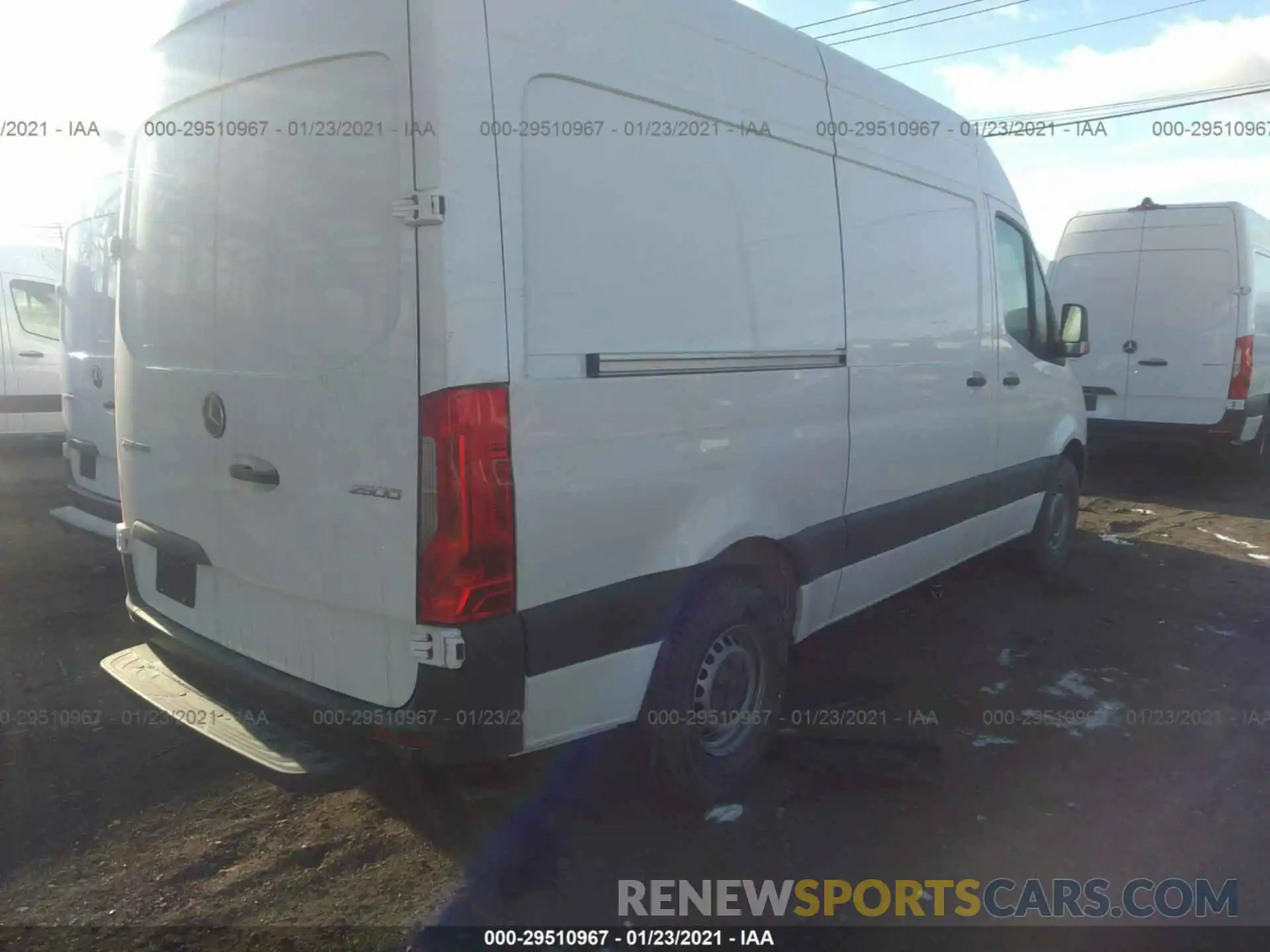 4 Фотография поврежденного автомобиля W1Y4EBHY0LT042370 MERCEDES-BENZ SPRINTER CARGO VAN 2020