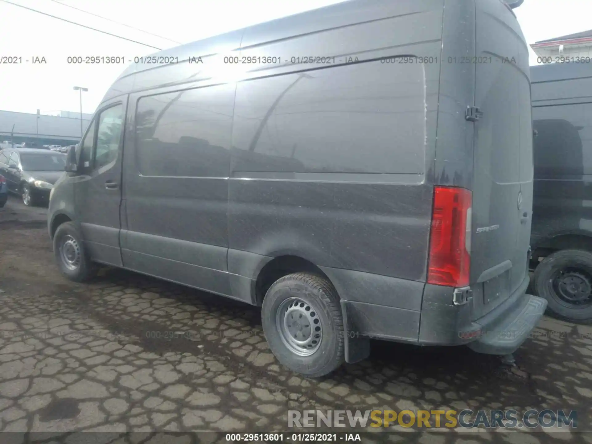 3 Фотография поврежденного автомобиля W1Y4EBHY0LT042885 MERCEDES-BENZ SPRINTER CARGO VAN 2020