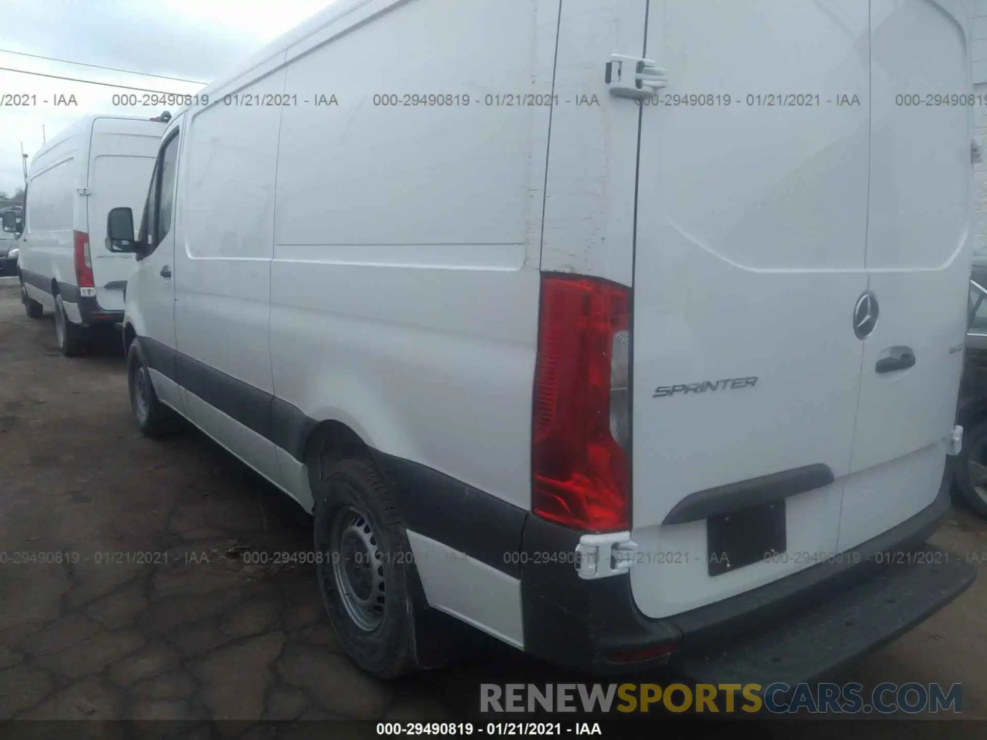 3 Фотография поврежденного автомобиля W1Y4EBHY1LT043625 MERCEDES-BENZ SPRINTER CARGO VAN 2020