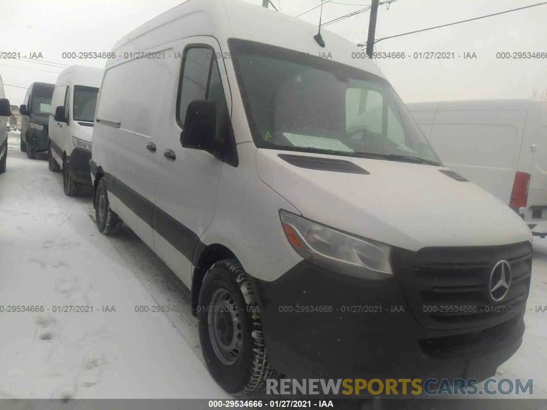 1 Фотография поврежденного автомобиля W1Y4EBHY2LT042452 MERCEDES-BENZ SPRINTER CARGO VAN 2020