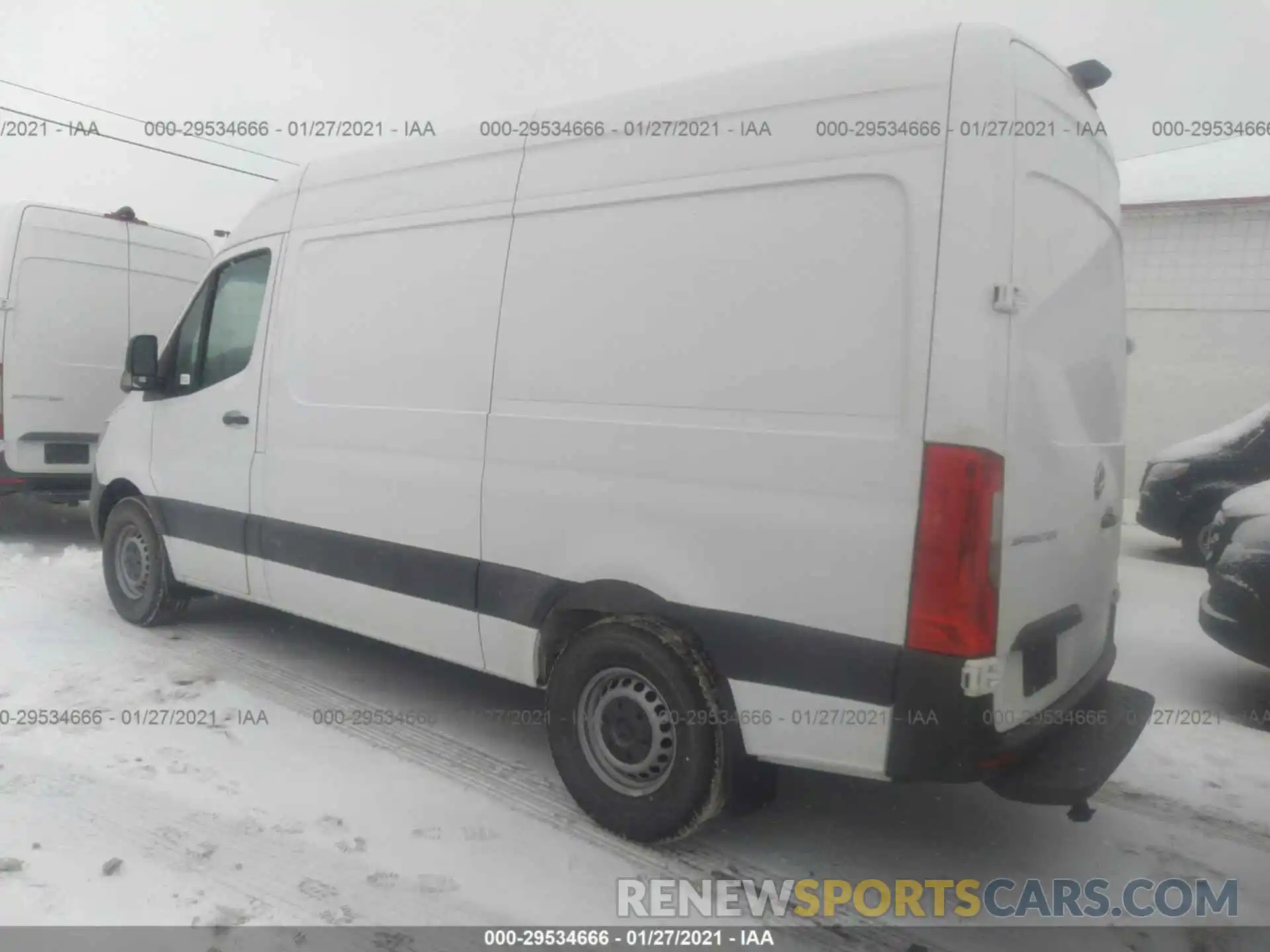 3 Фотография поврежденного автомобиля W1Y4EBHY2LT042452 MERCEDES-BENZ SPRINTER CARGO VAN 2020