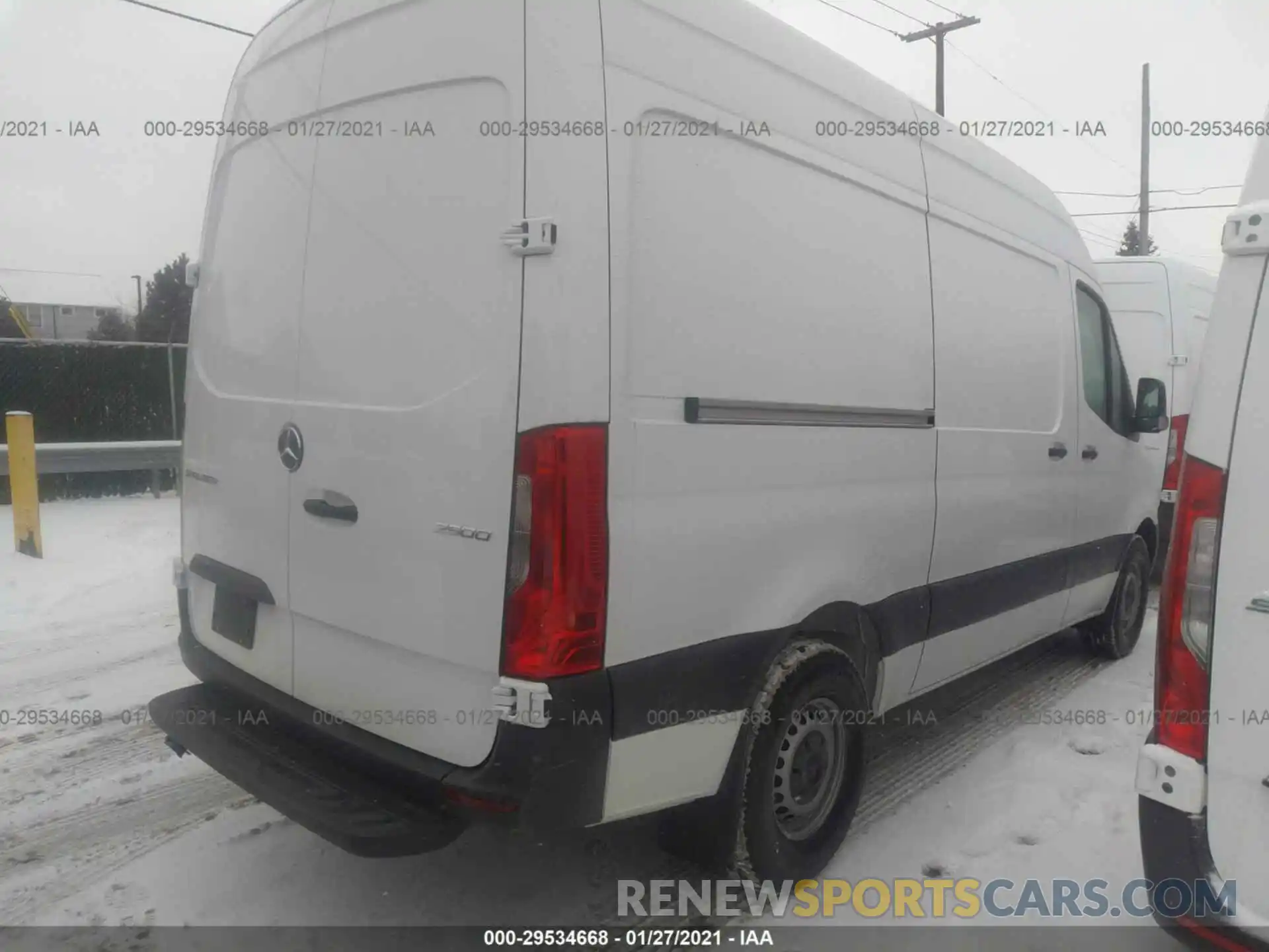 4 Фотография поврежденного автомобиля W1Y4EBHY3LT042587 MERCEDES-BENZ SPRINTER CARGO VAN 2020