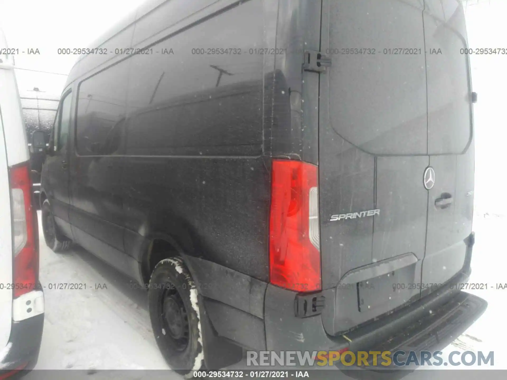 3 Фотография поврежденного автомобиля W1Y4EBHY3LT043626 MERCEDES-BENZ SPRINTER CARGO VAN 2020