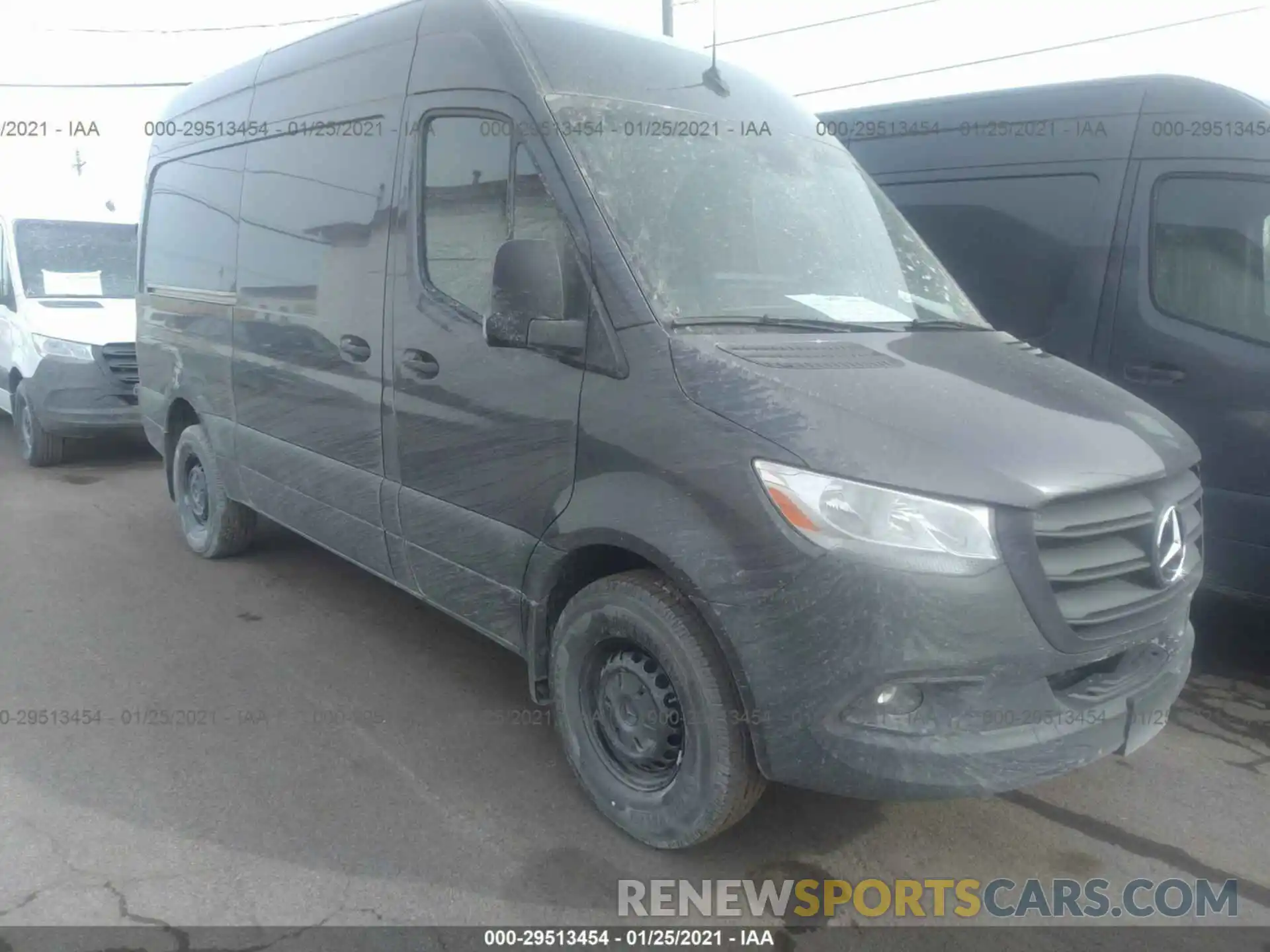 1 Фотография поврежденного автомобиля W1Y4EBHY3LT043853 MERCEDES-BENZ SPRINTER CARGO VAN 2020