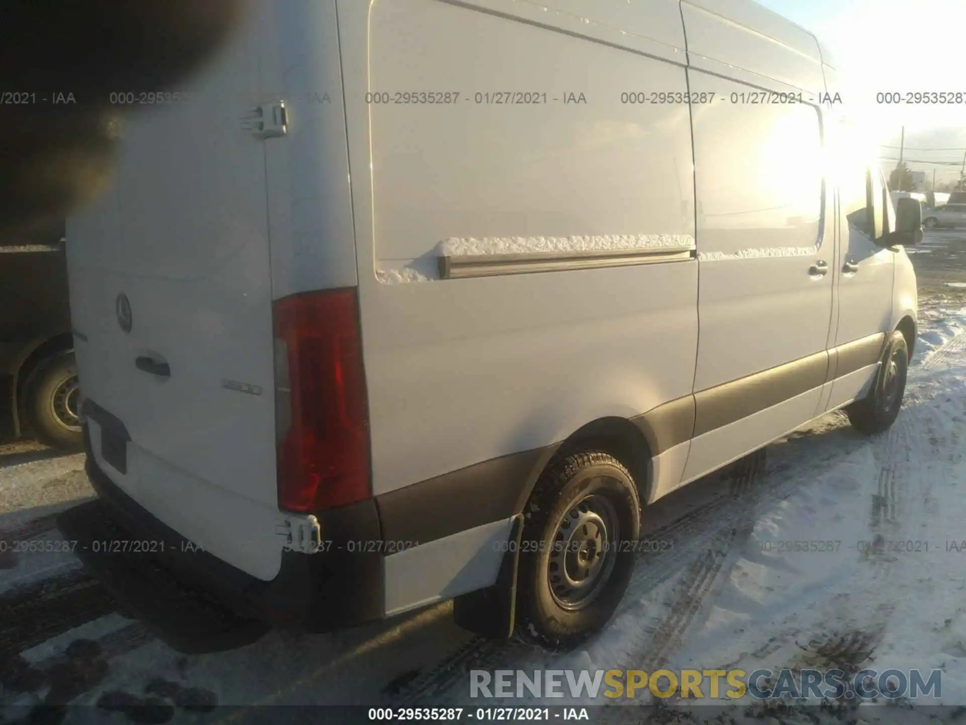 4 Фотография поврежденного автомобиля W1Y4EBHY5LT043658 MERCEDES-BENZ SPRINTER CARGO VAN 2020