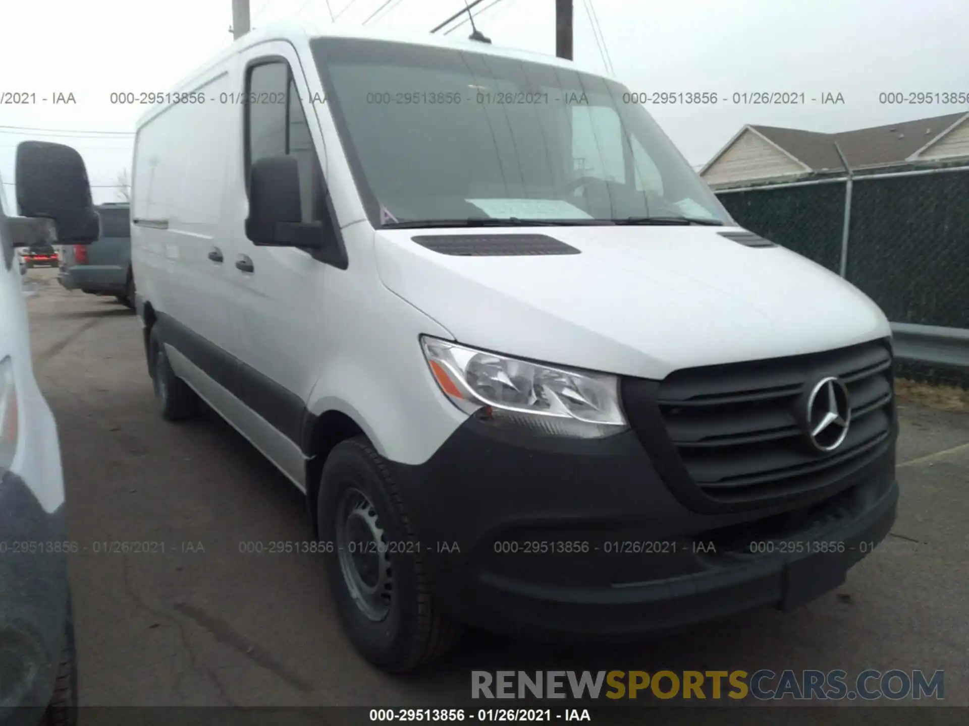 1 Фотография поврежденного автомобиля W1Y4EBHY6LT042373 MERCEDES-BENZ SPRINTER CARGO VAN 2020