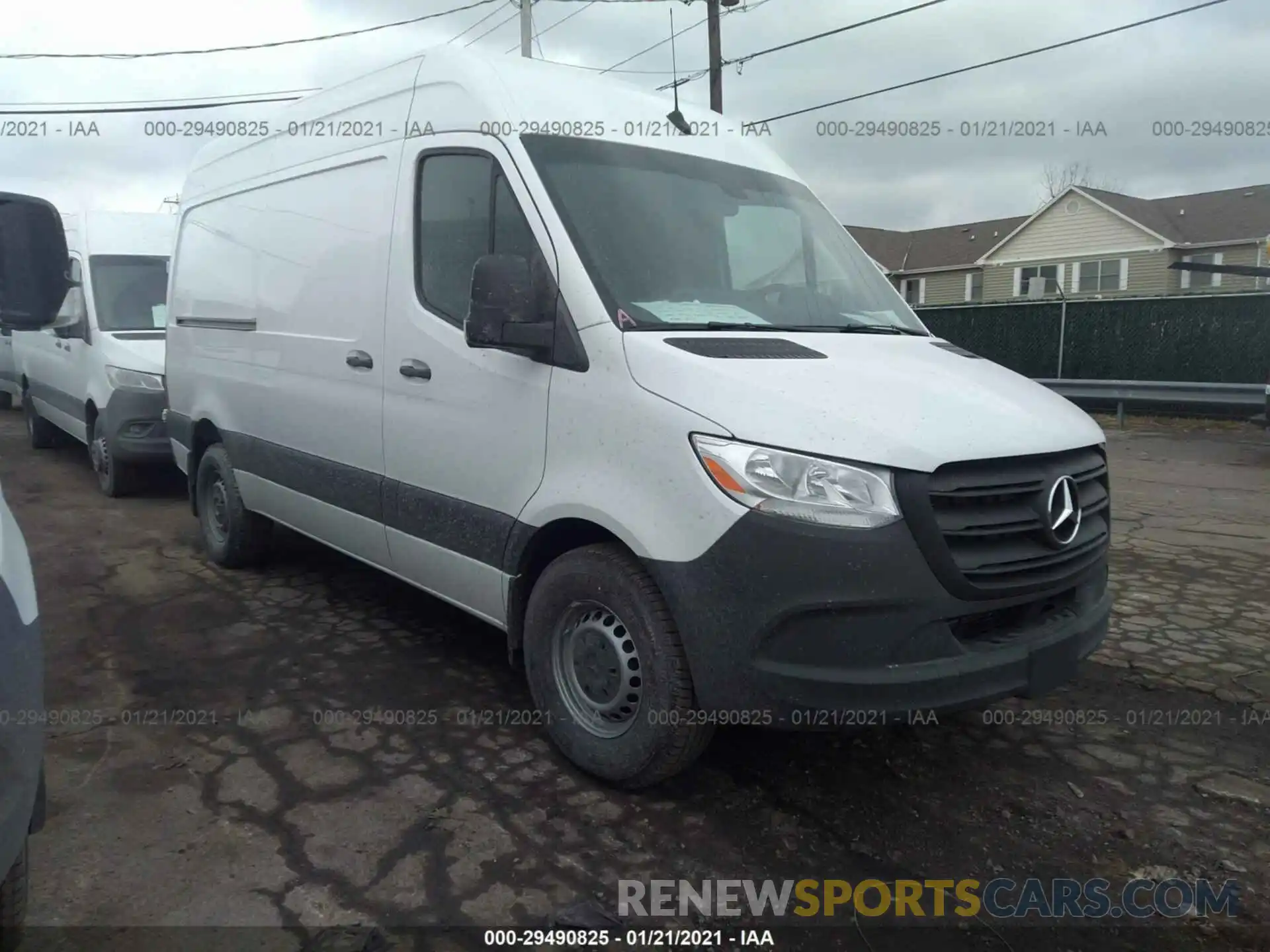 1 Фотография поврежденного автомобиля W1Y4EBHY6LT043183 MERCEDES-BENZ SPRINTER CARGO VAN 2020