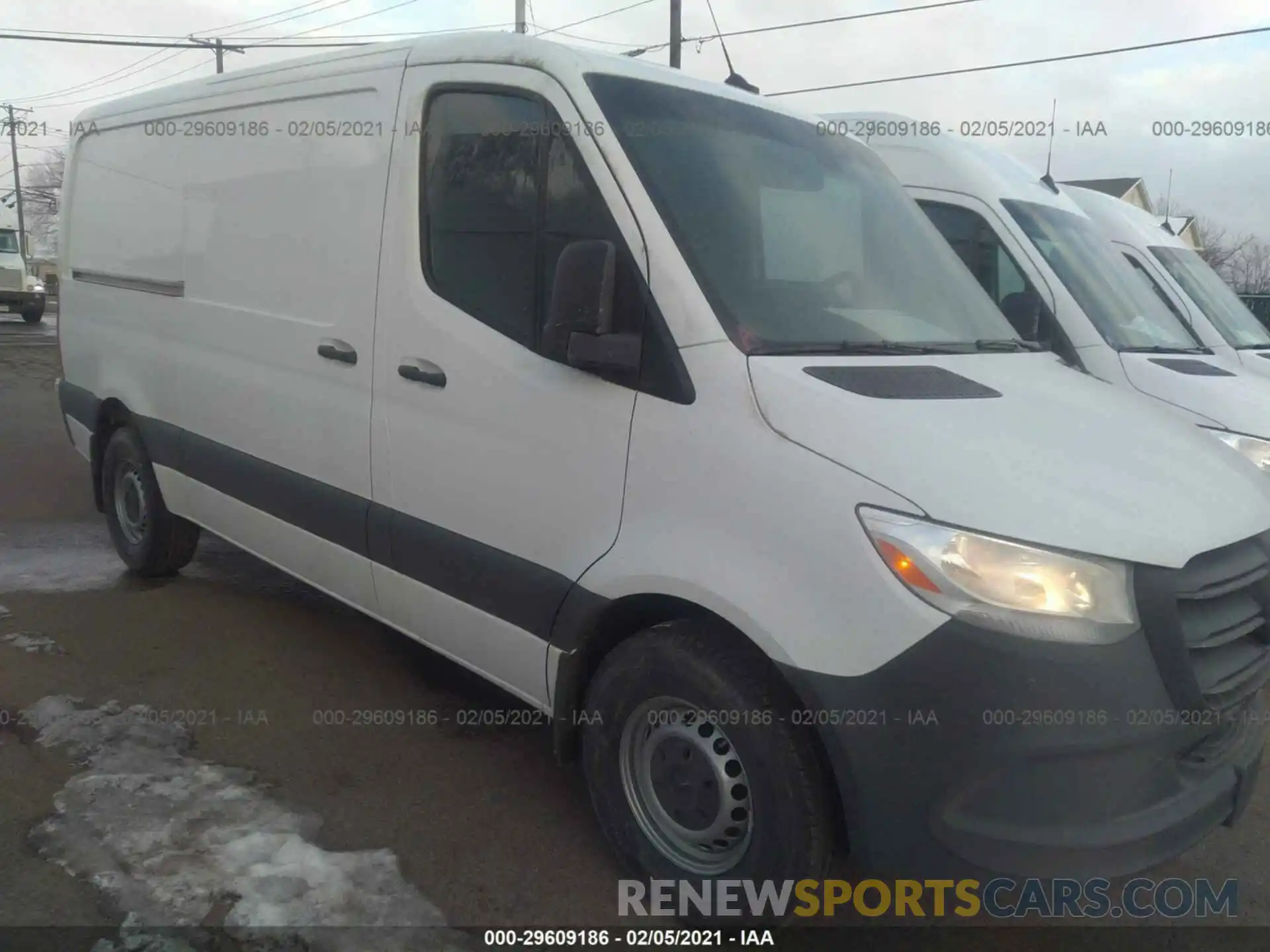 1 Фотография поврежденного автомобиля W1Y4EBHY6LT043376 MERCEDES-BENZ SPRINTER CARGO VAN 2020