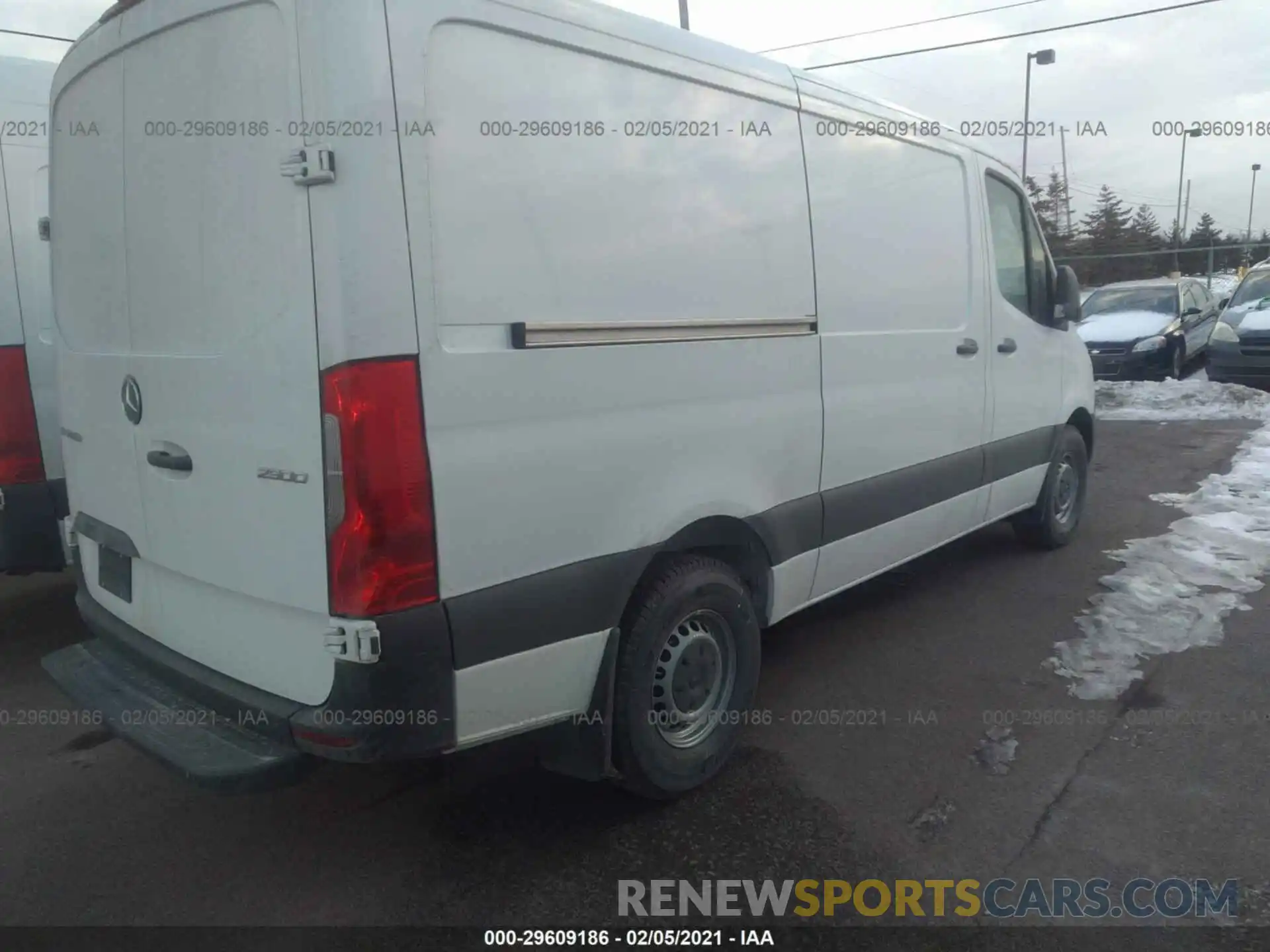 4 Фотография поврежденного автомобиля W1Y4EBHY6LT043376 MERCEDES-BENZ SPRINTER CARGO VAN 2020