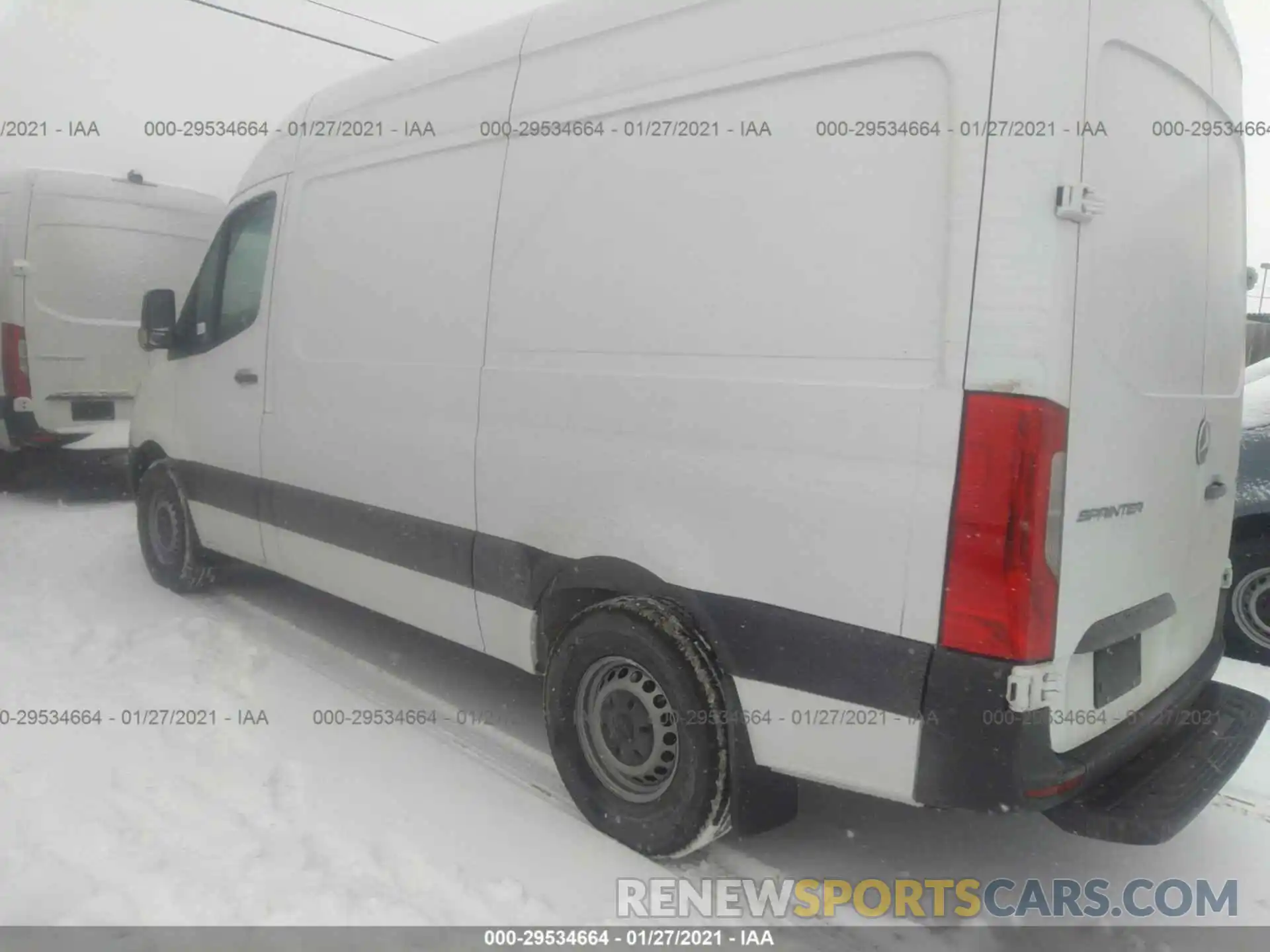 3 Фотография поврежденного автомобиля W1Y4EBHY6LT043538 MERCEDES-BENZ SPRINTER CARGO VAN 2020