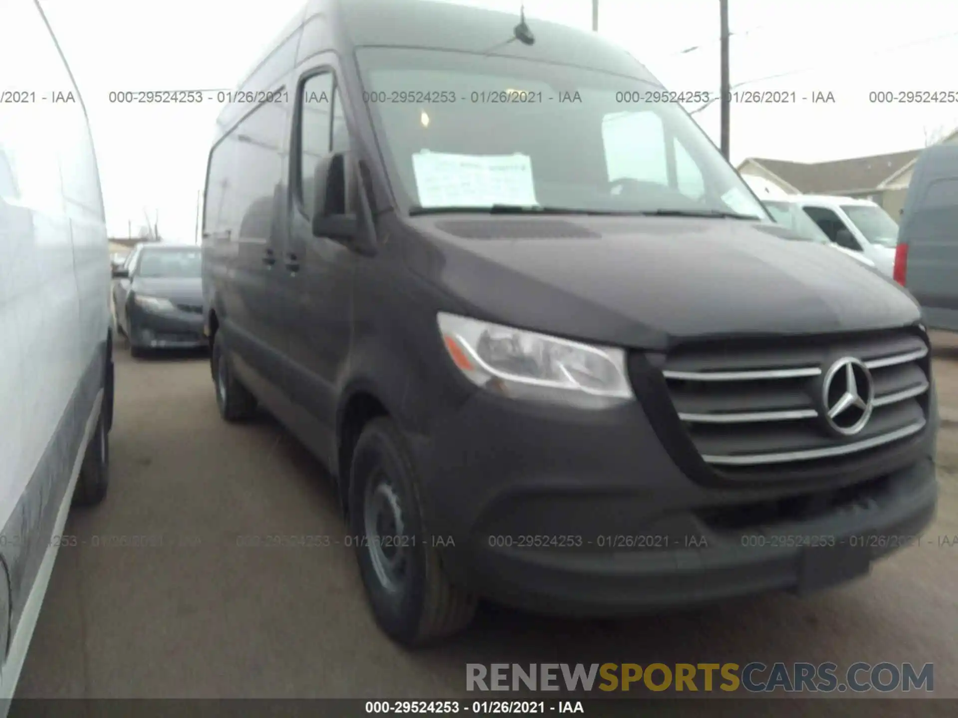 1 Фотография поврежденного автомобиля W1Y4EBHY6LT043801 MERCEDES-BENZ SPRINTER CARGO VAN 2020