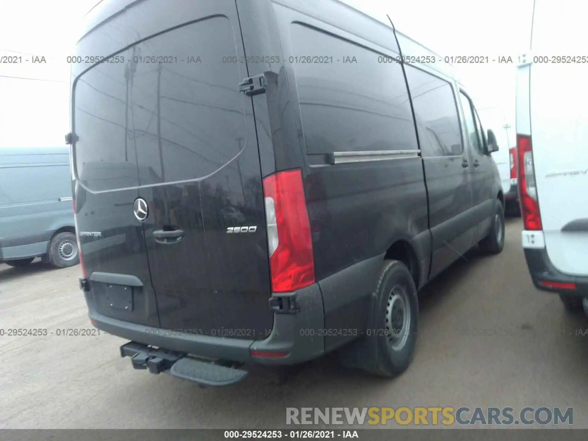 4 Фотография поврежденного автомобиля W1Y4EBHY6LT043801 MERCEDES-BENZ SPRINTER CARGO VAN 2020