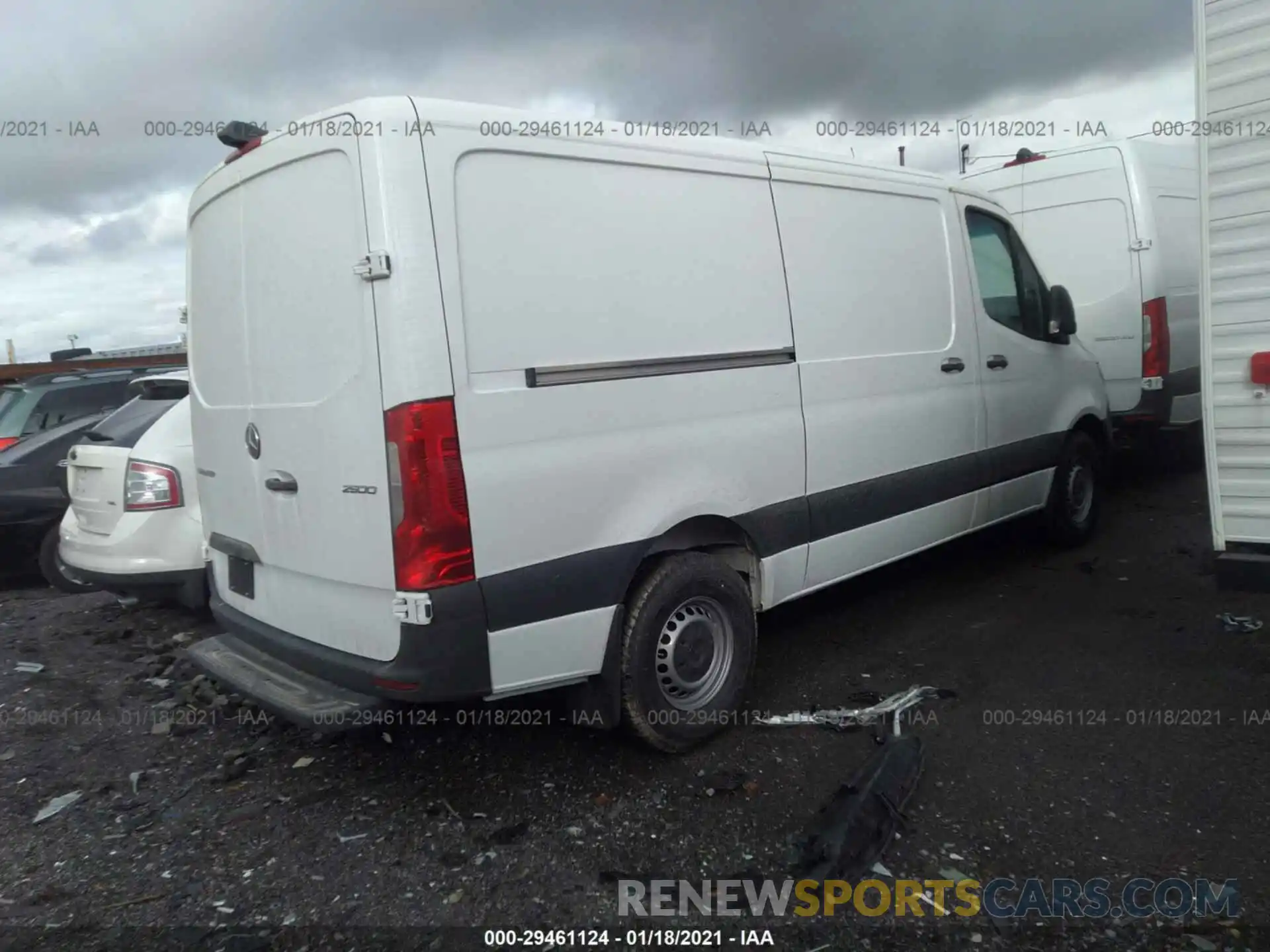 4 Фотография поврежденного автомобиля W1Y4EBHY7LT042382 MERCEDES-BENZ SPRINTER CARGO VAN 2020