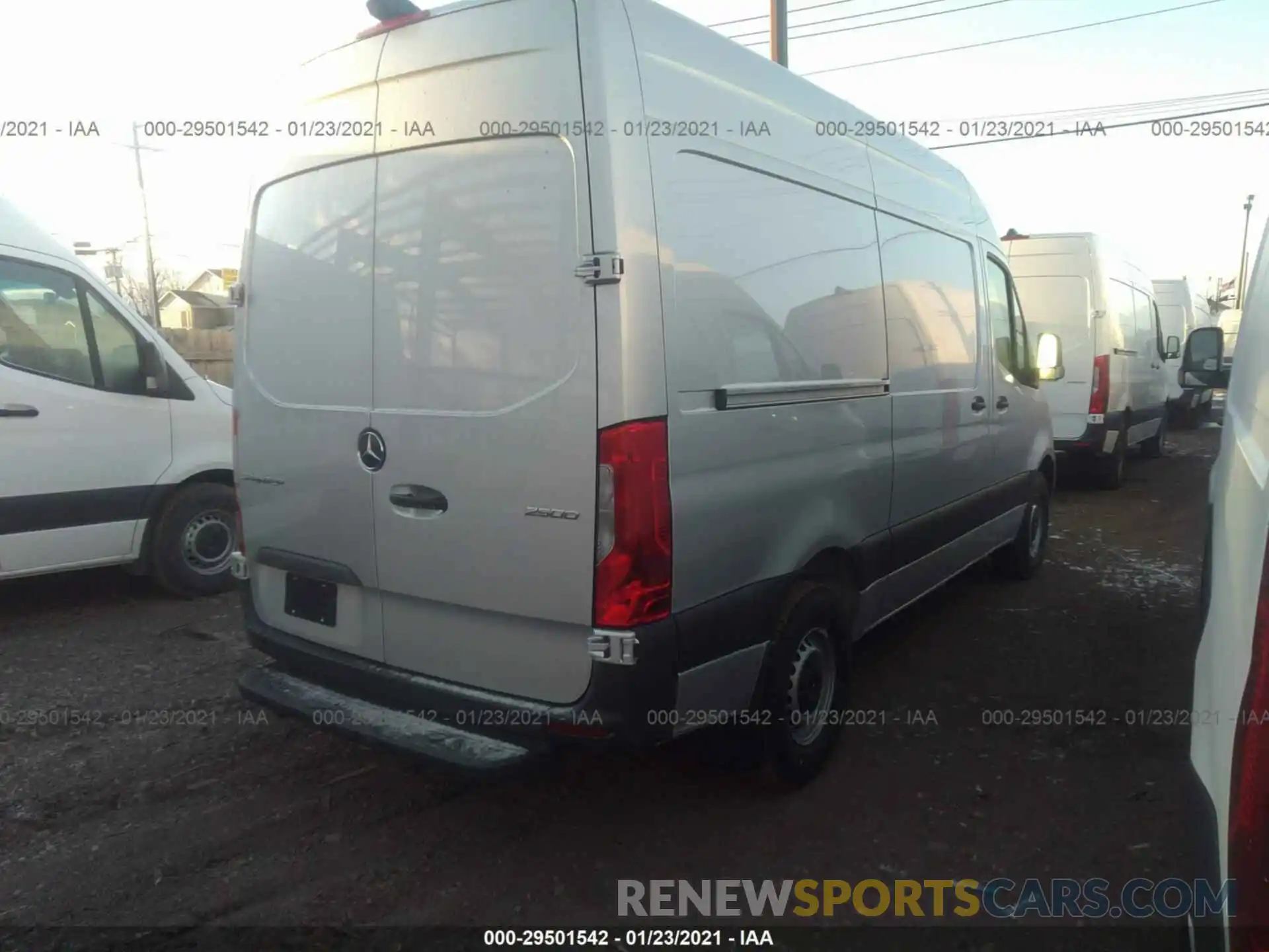 4 Фотография поврежденного автомобиля W1Y4EBHY7LT043189 MERCEDES-BENZ SPRINTER CARGO VAN 2020