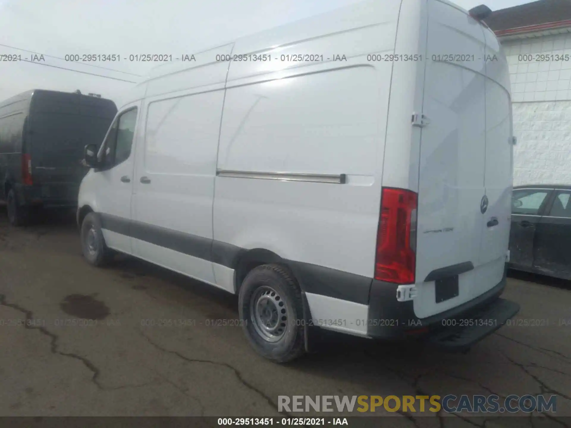 3 Фотография поврежденного автомобиля W1Y4EBHY7LT043385 MERCEDES-BENZ SPRINTER CARGO VAN 2020