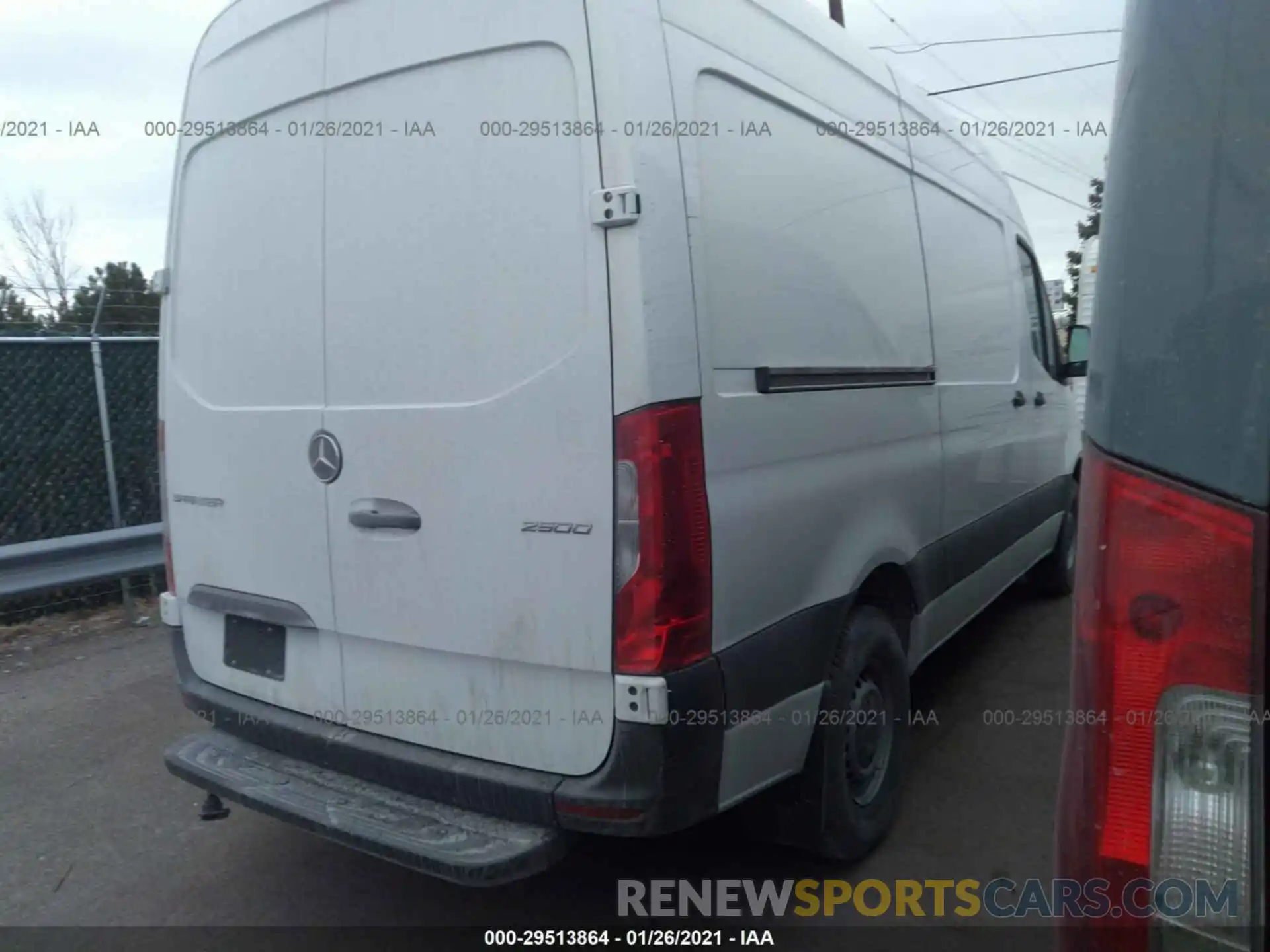 4 Фотография поврежденного автомобиля W1Y4EBHY9LT042383 MERCEDES-BENZ SPRINTER CARGO VAN 2020