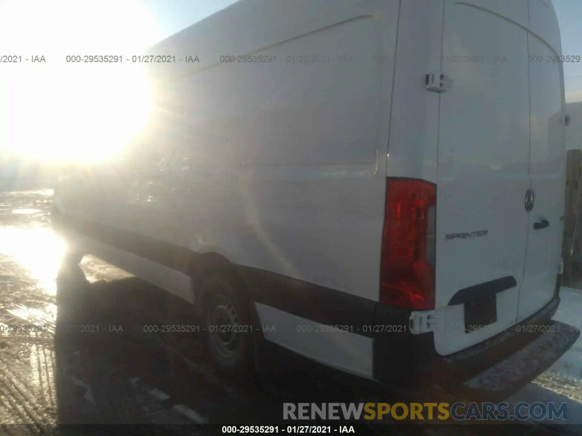 3 Фотография поврежденного автомобиля W1Y4ECHY2LT042473 MERCEDES-BENZ SPRINTER CARGO VAN 2020