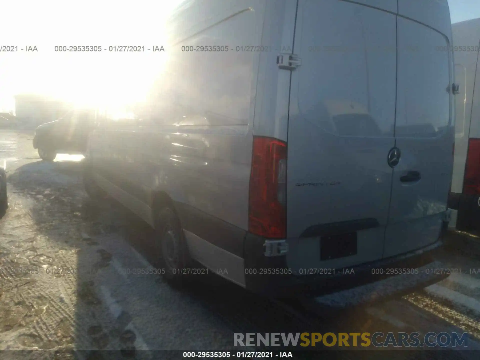 3 Фотография поврежденного автомобиля W1Y4ECHY2LT043073 MERCEDES-BENZ SPRINTER CARGO VAN 2020