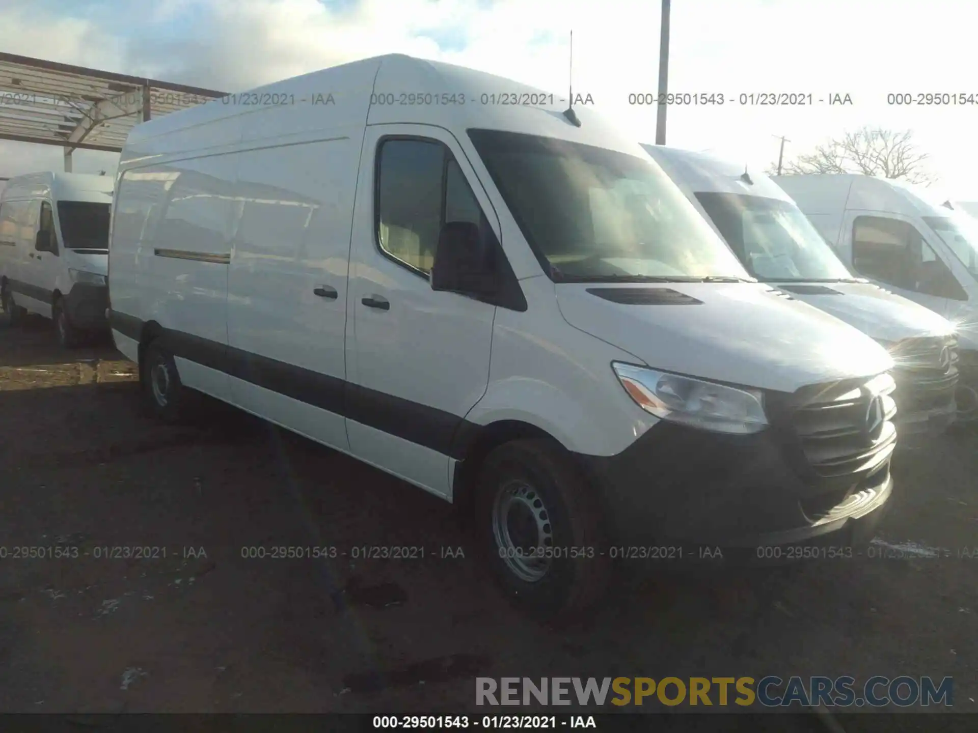 1 Фотография поврежденного автомобиля W1Y4ECHY6LT042086 MERCEDES-BENZ SPRINTER CARGO VAN 2020