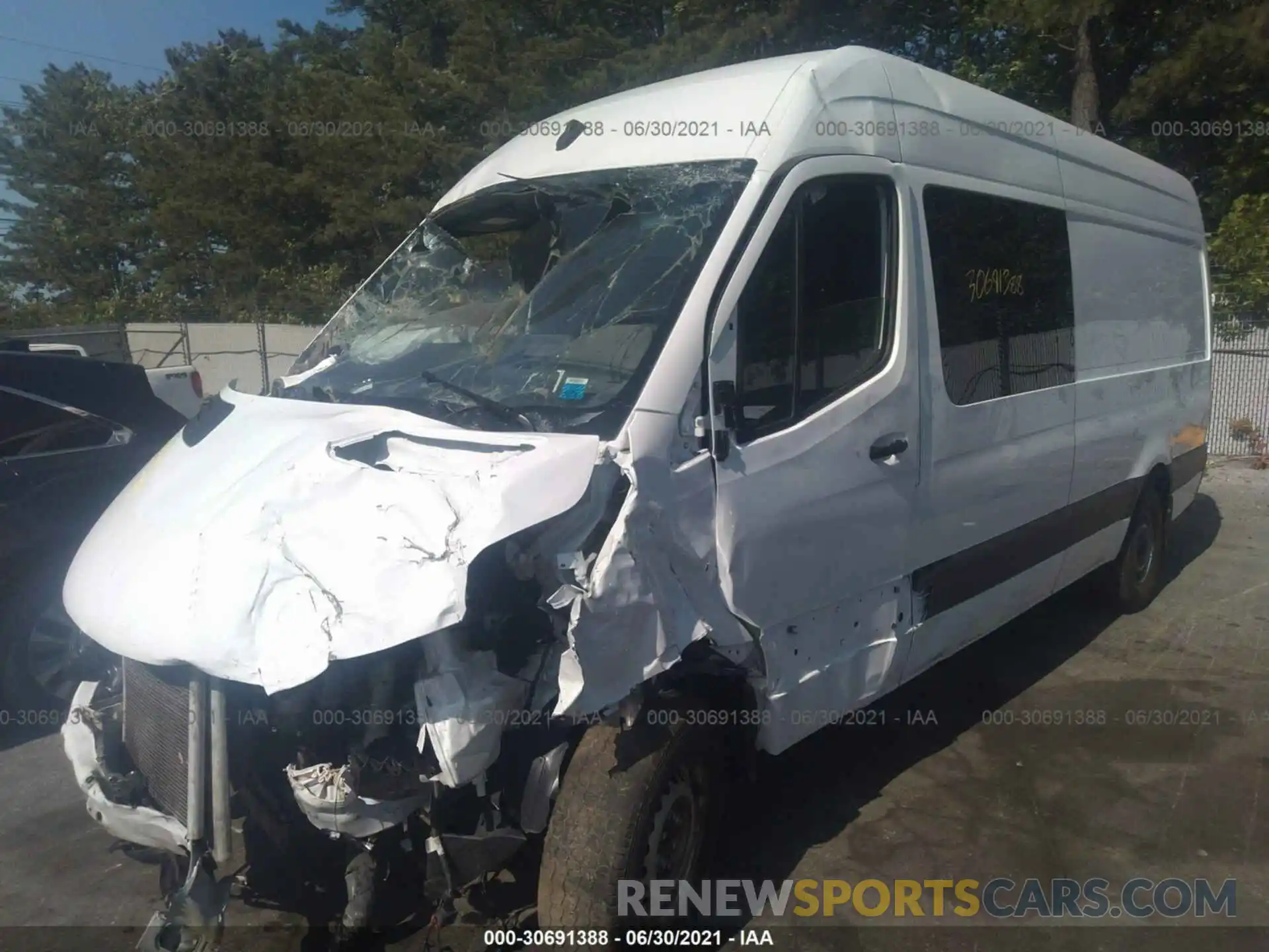 2 Фотография поврежденного автомобиля W1Y4ECHY7LP249918 MERCEDES-BENZ SPRINTER CARGO VAN 2020