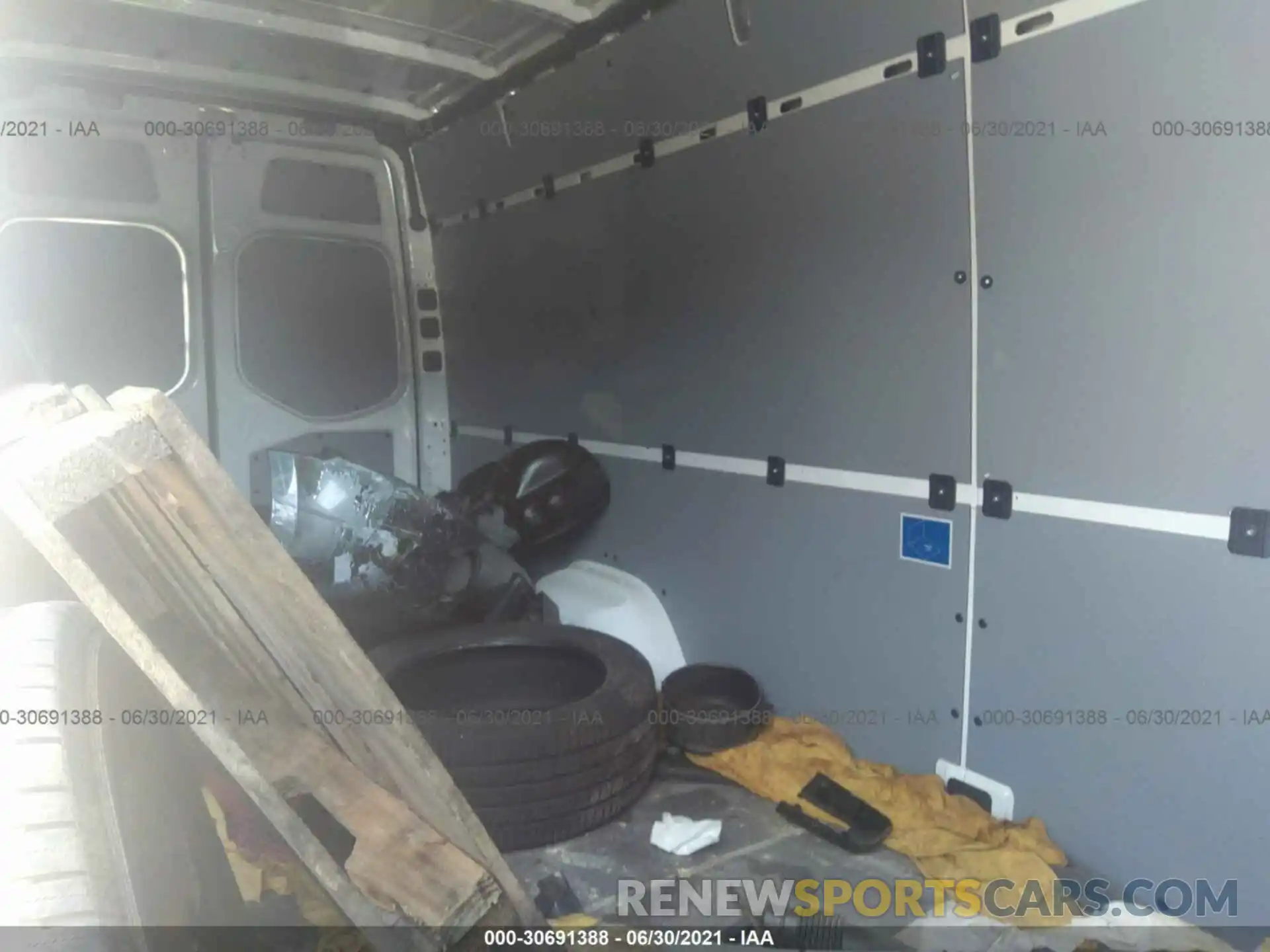 8 Фотография поврежденного автомобиля W1Y4ECHY7LP249918 MERCEDES-BENZ SPRINTER CARGO VAN 2020