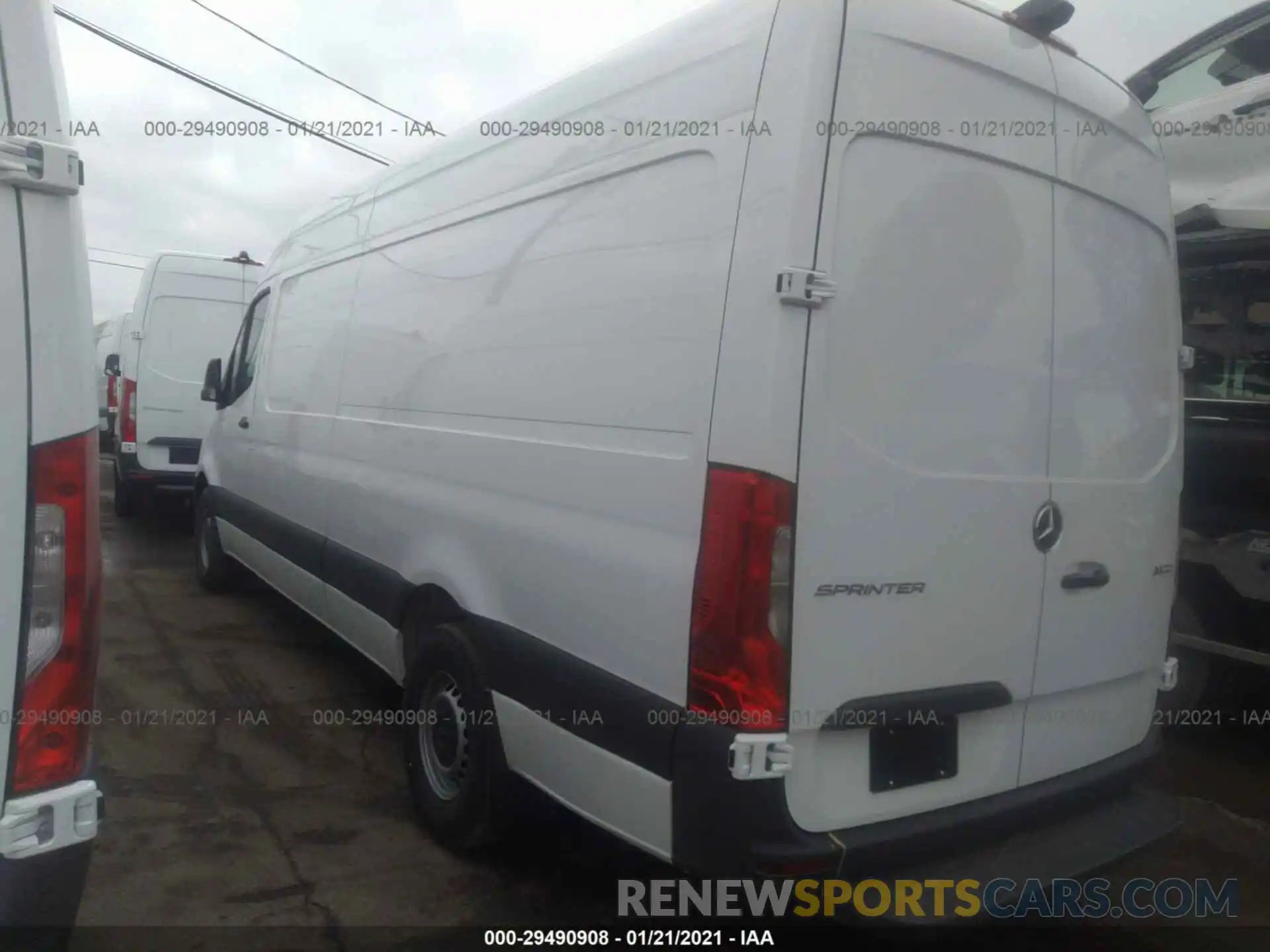 3 Фотография поврежденного автомобиля W1Y4ECHY7LT043442 MERCEDES-BENZ SPRINTER CARGO VAN 2020