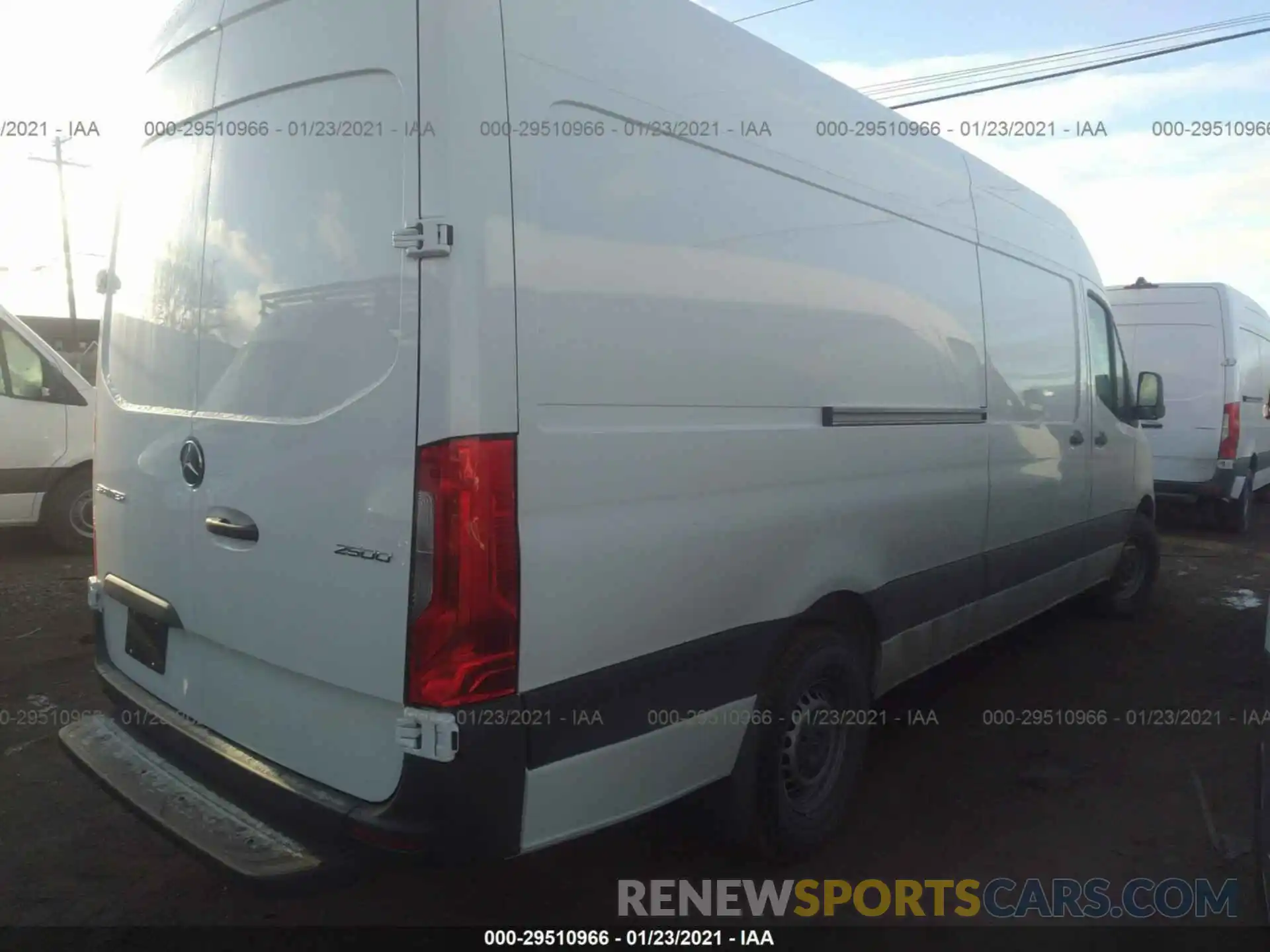 4 Фотография поврежденного автомобиля W1Y4ECHYXLT042463 MERCEDES-BENZ SPRINTER CARGO VAN 2020