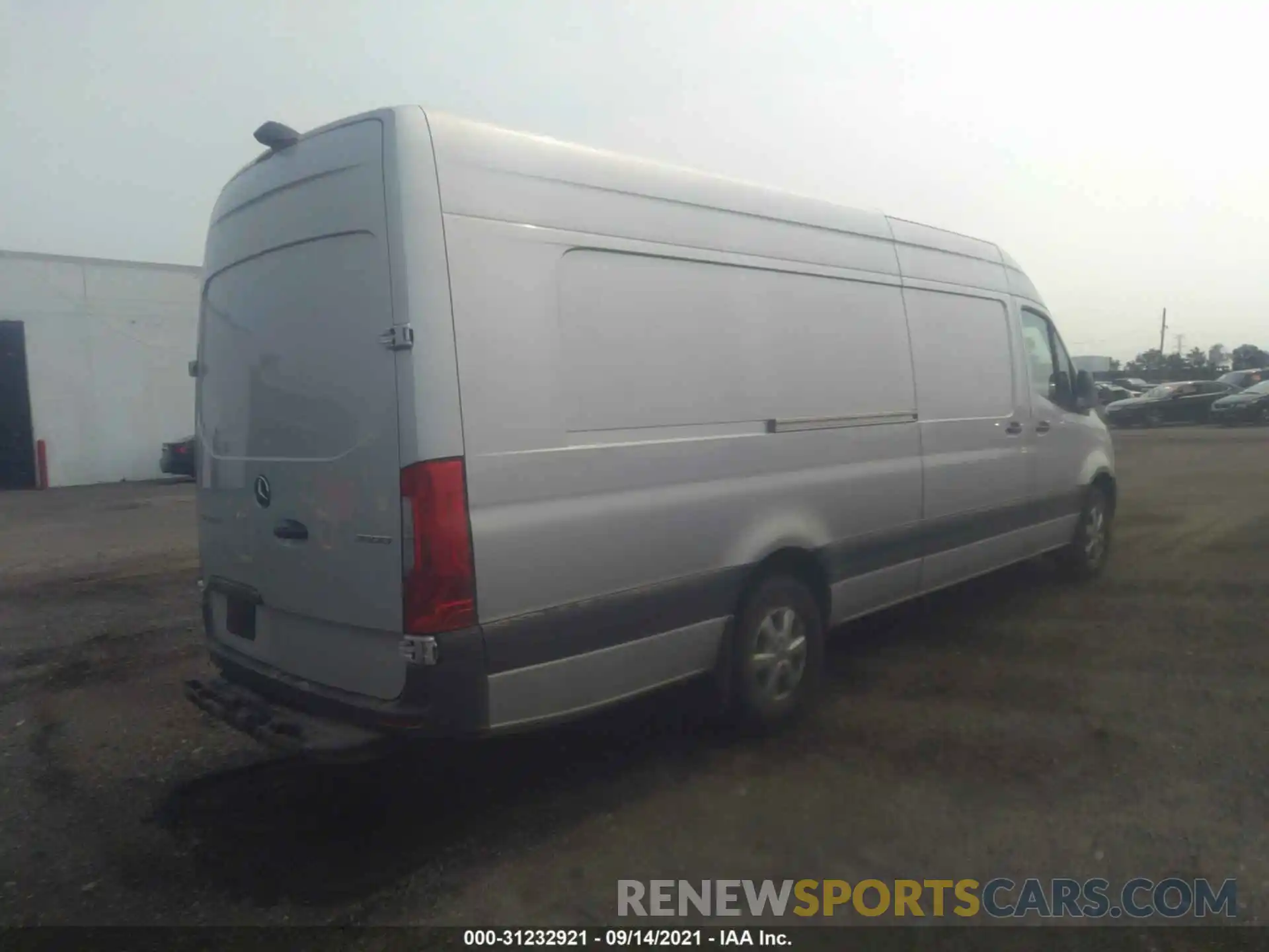 4 Фотография поврежденного автомобиля W1Y4EDHY4LT026801 MERCEDES-BENZ SPRINTER CARGO VAN 2020