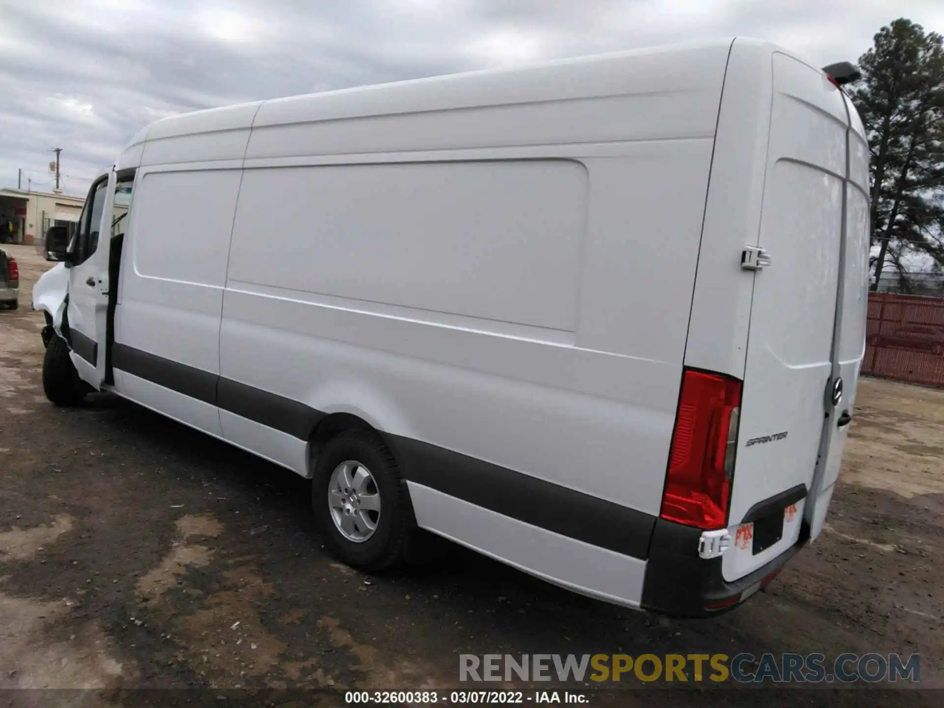 3 Фотография поврежденного автомобиля W1Y4EDHY8LP209577 MERCEDES-BENZ SPRINTER CARGO VAN 2020