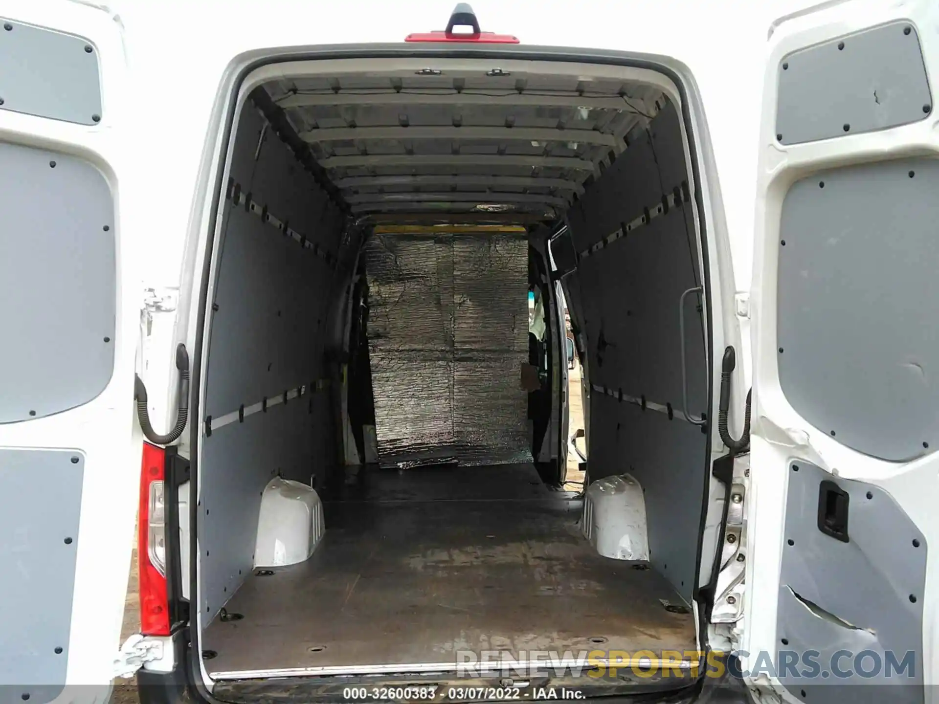 8 Фотография поврежденного автомобиля W1Y4EDHY8LP209577 MERCEDES-BENZ SPRINTER CARGO VAN 2020