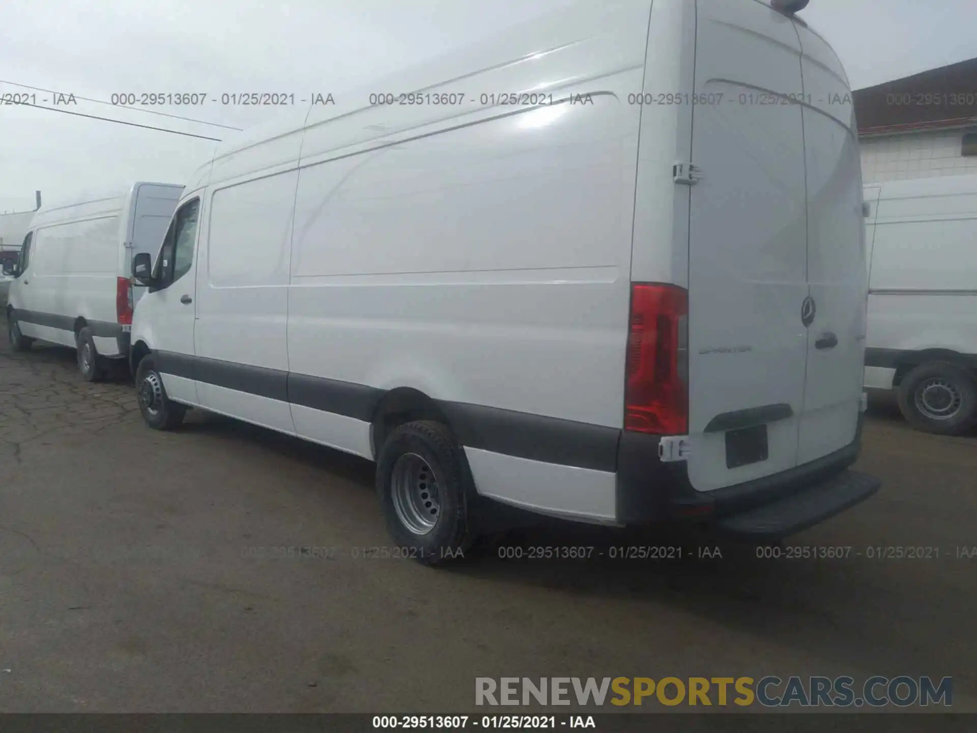 3 Фотография поврежденного автомобиля W1Y5ECHY9LT041468 MERCEDES-BENZ SPRINTER CARGO VAN 2020