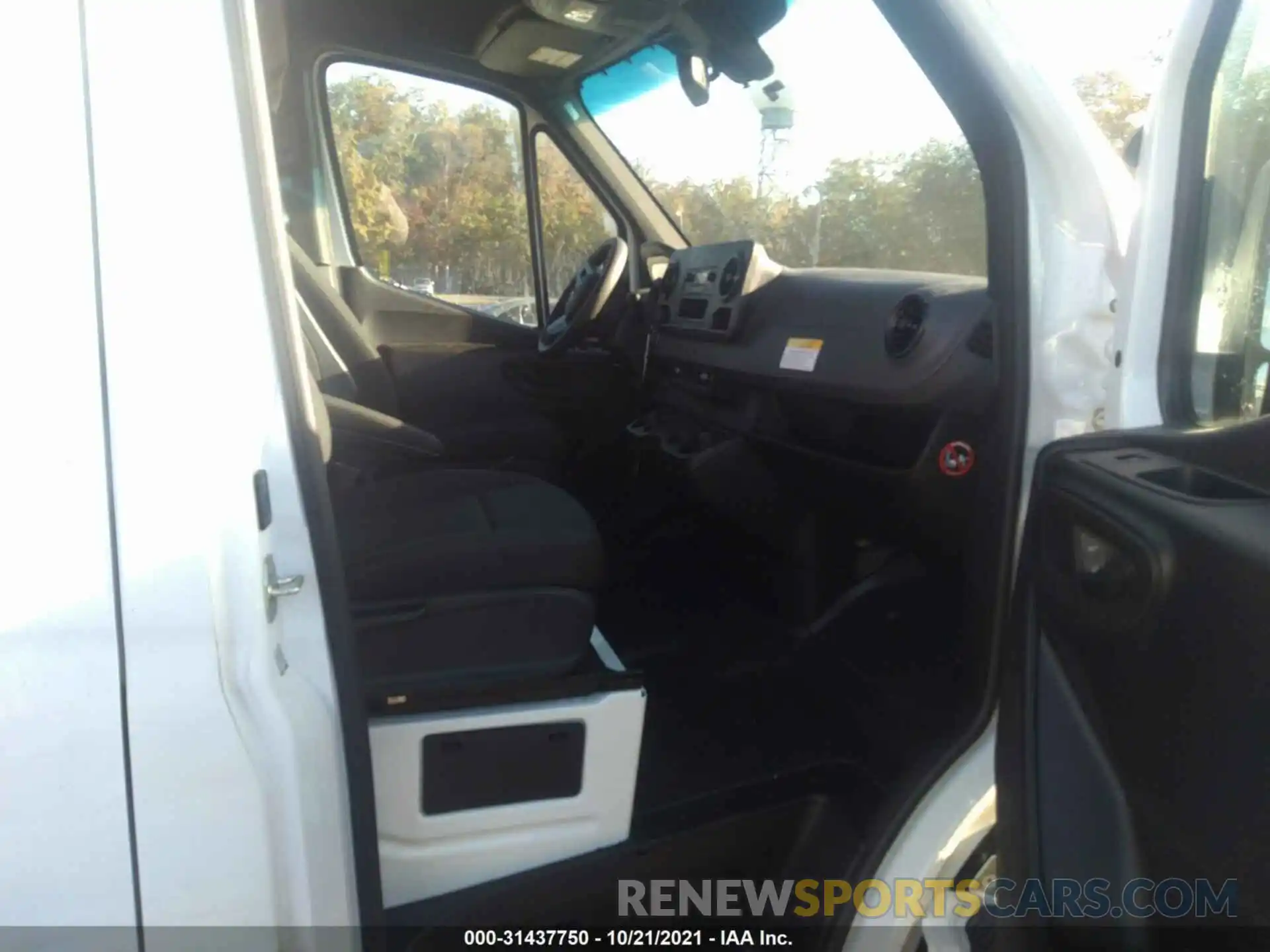 5 Photograph of a damaged car W1W4DDHY2MT047921 MERCEDES-BENZ SPRINTER CARGO VAN 2021