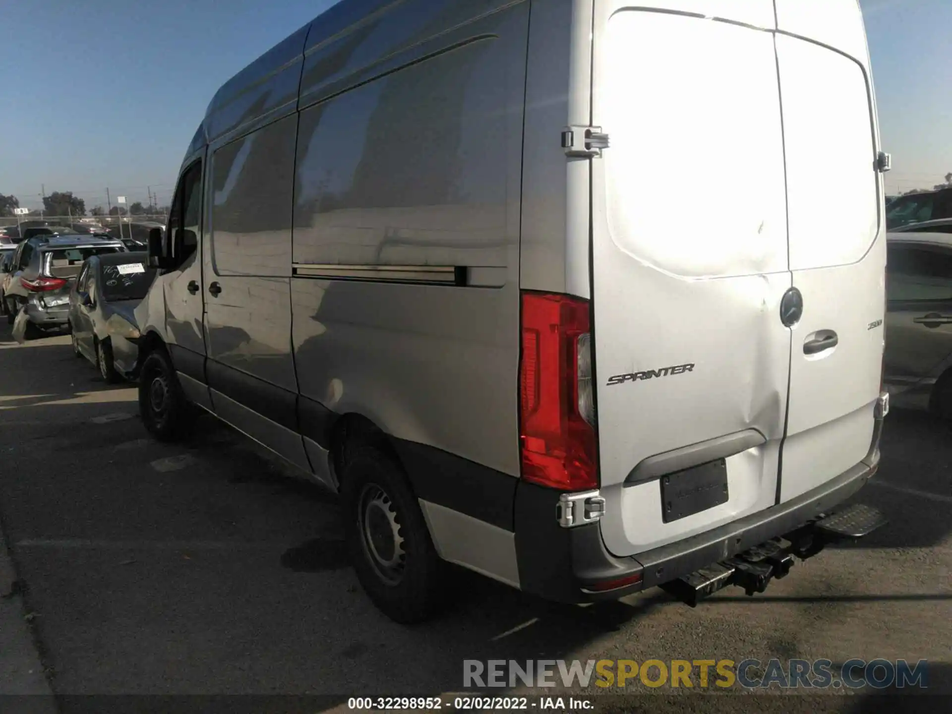 3 Фотография поврежденного автомобиля W1Y40BHY2MT073281 MERCEDES-BENZ SPRINTER CARGO VAN 2021