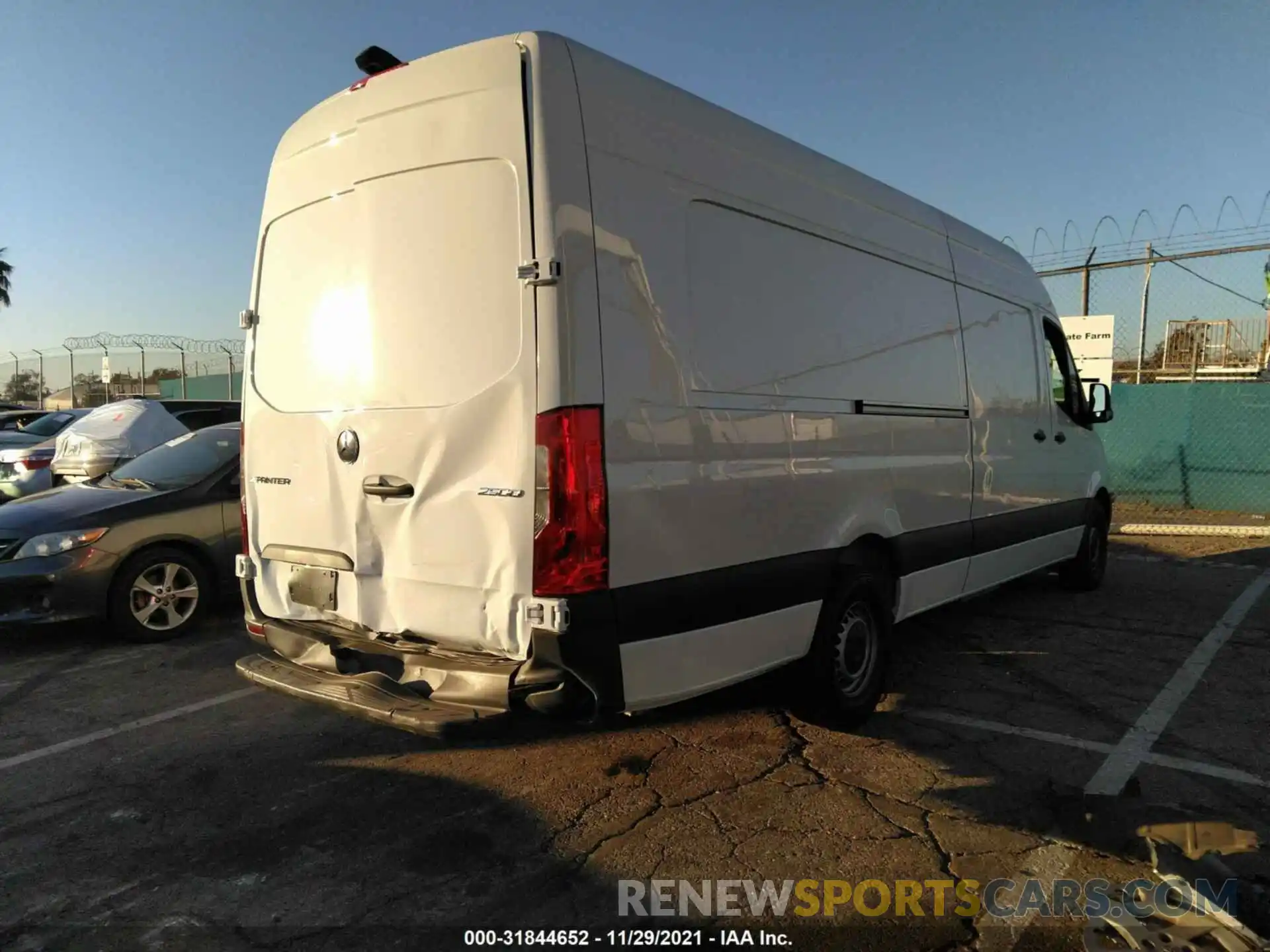 4 Фотография поврежденного автомобиля W1Y4DDHY6MT047928 MERCEDES-BENZ SPRINTER CARGO VAN 2021