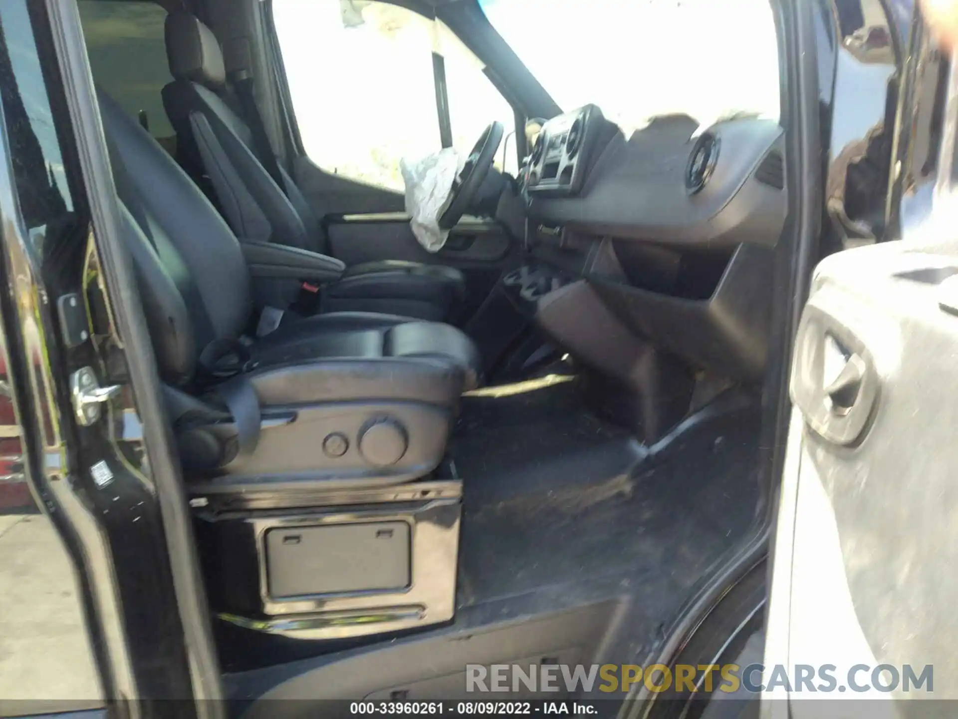 5 Photograph of a damaged car WDZPE7ED5KT006673 MERCEDES-BENZ SPRINTER PASSENGER VAN 2019