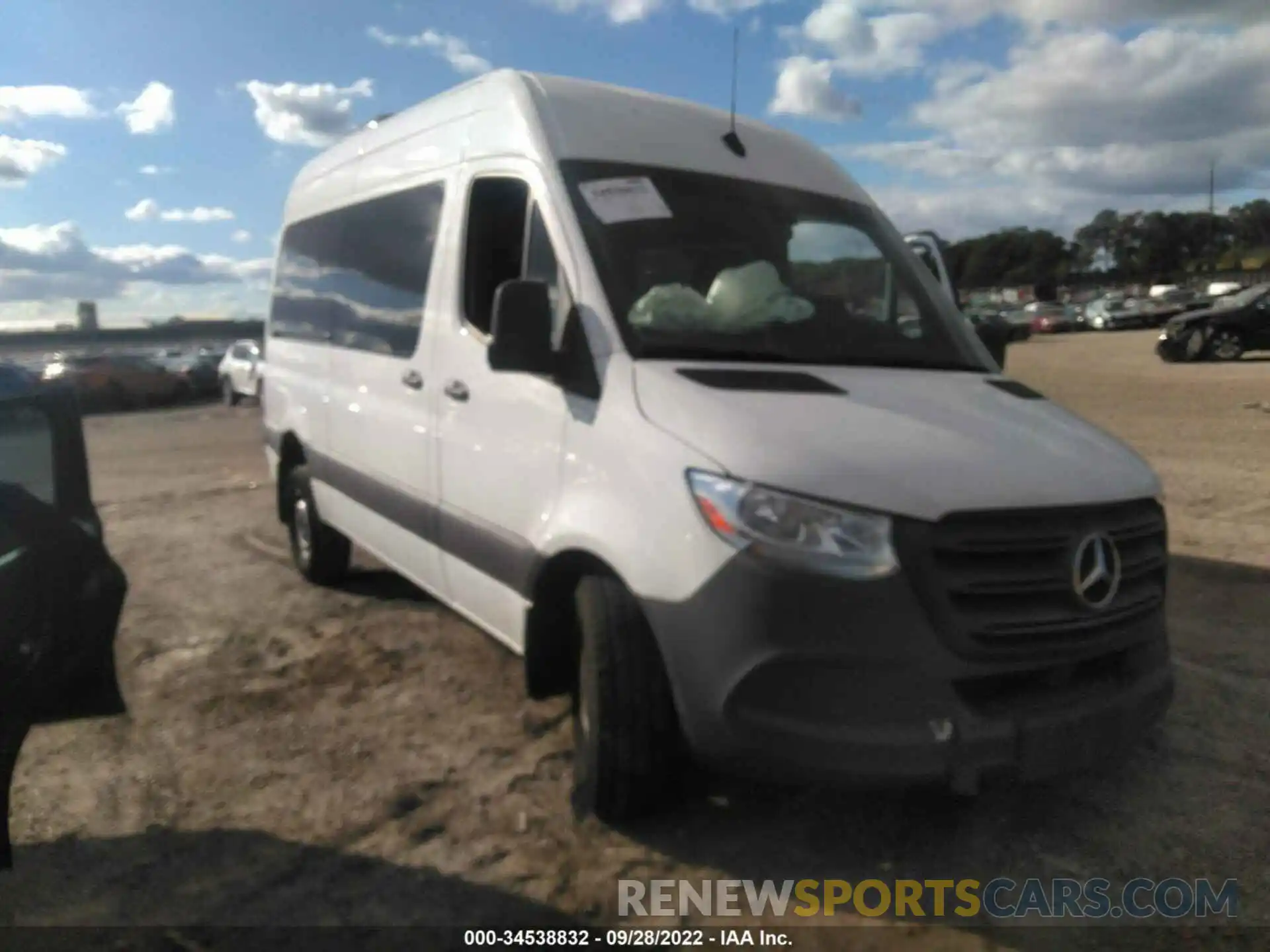 1 Photograph of a damaged car WDZPF0CD1KP094976 MERCEDES-BENZ SPRINTER PASSENGER VAN 2019