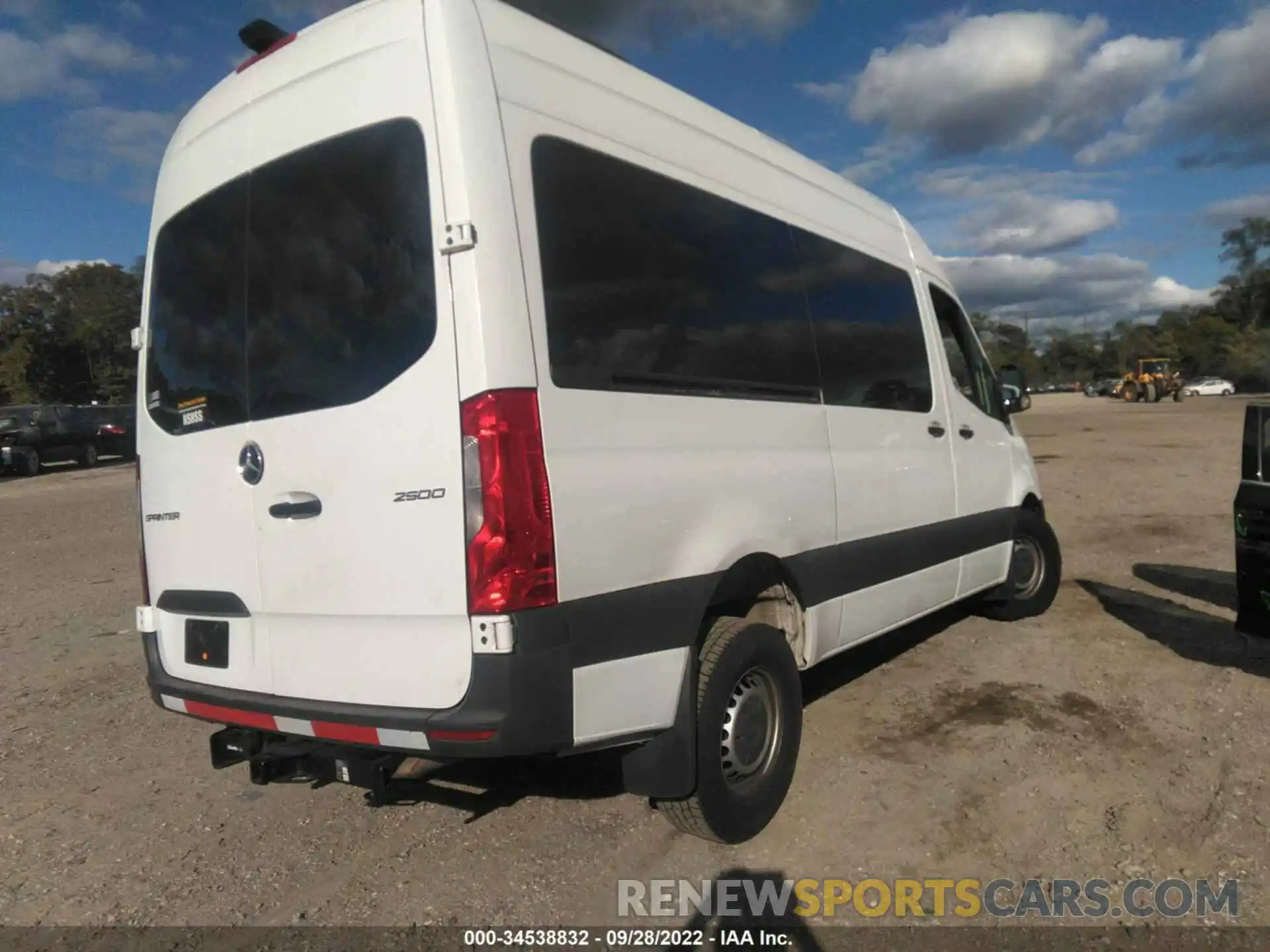 4 Photograph of a damaged car WDZPF0CD1KP094976 MERCEDES-BENZ SPRINTER PASSENGER VAN 2019