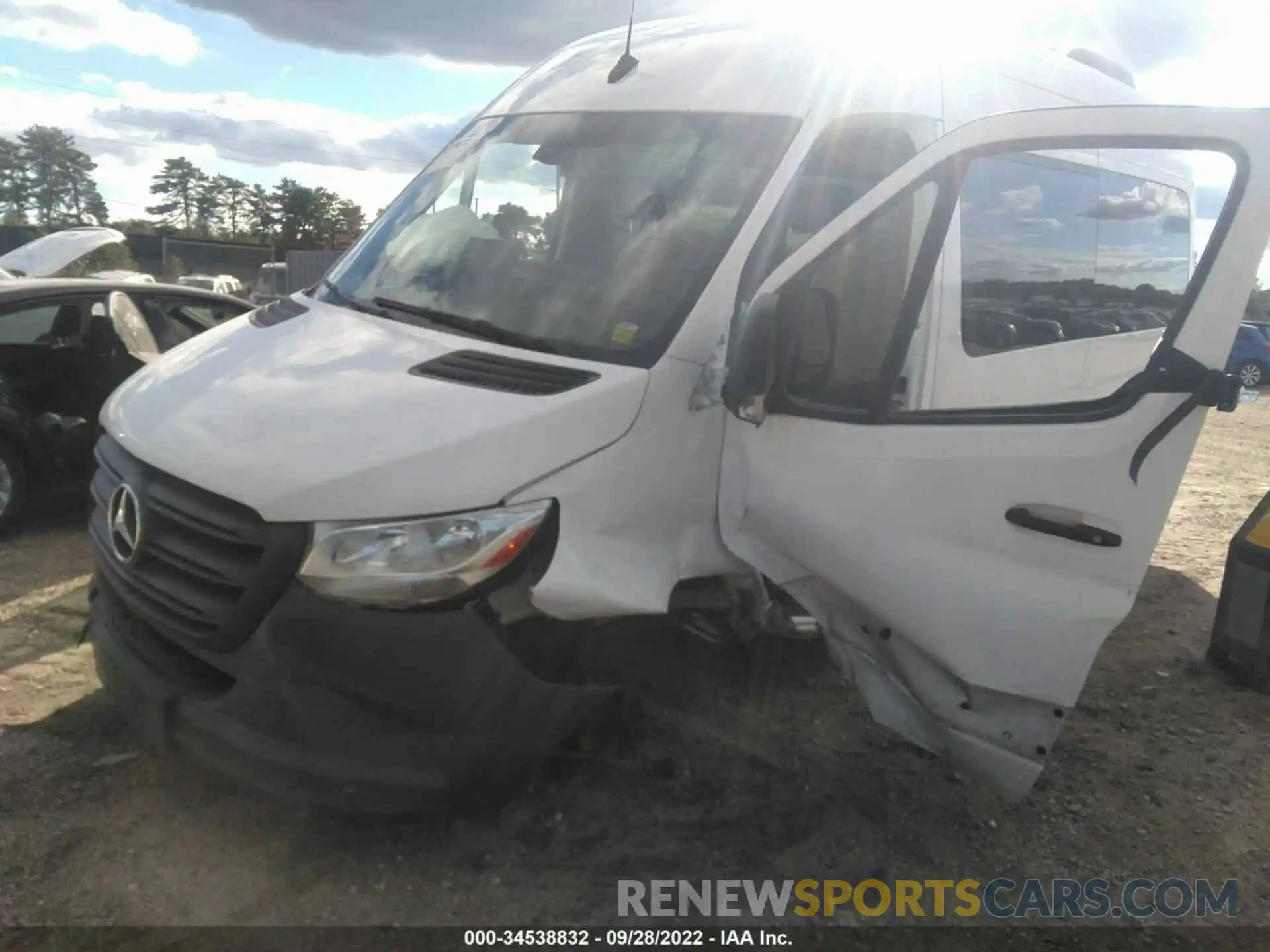 6 Photograph of a damaged car WDZPF0CD1KP094976 MERCEDES-BENZ SPRINTER PASSENGER VAN 2019