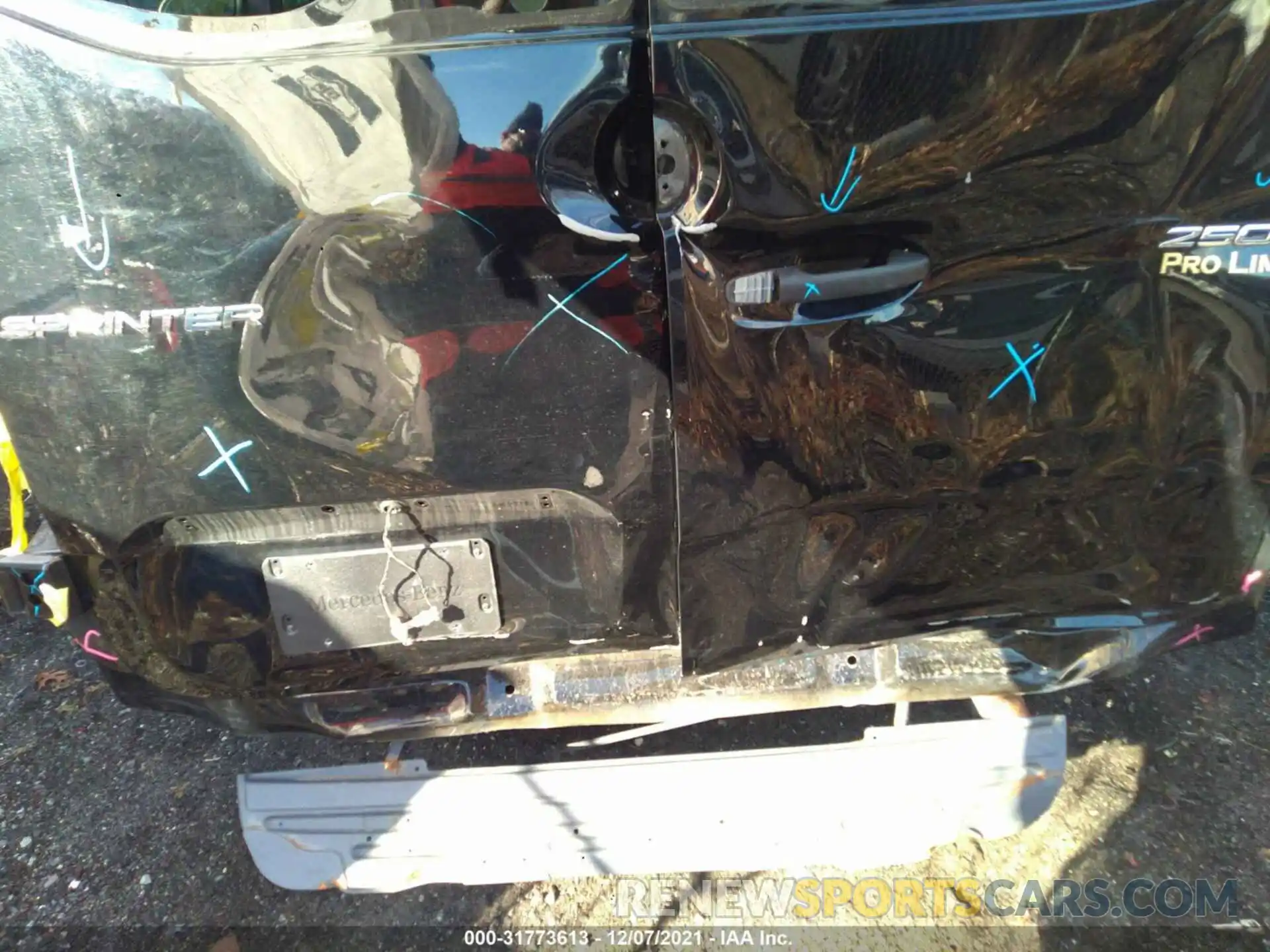 6 Photograph of a damaged car WDZPF1CD6KT008414 MERCEDES-BENZ SPRINTER PASSENGER VAN 2019