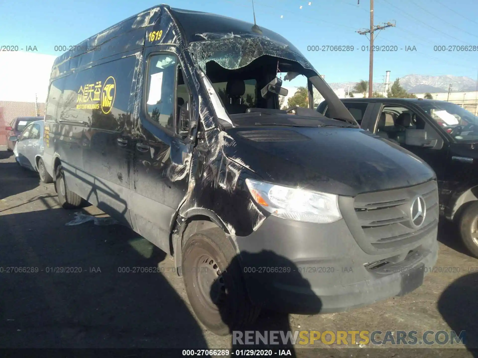 1 Photograph of a damaged car WDZPF1ED1KT015039 MERCEDES-BENZ SPRINTER PASSENGER VAN 2019