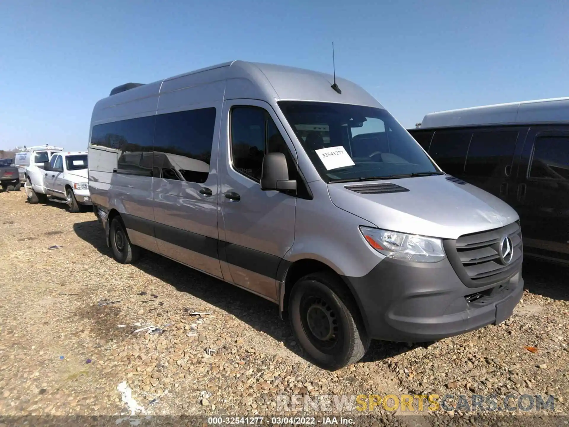 1 Photograph of a damaged car WDZPF1ED3KT012739 MERCEDES-BENZ SPRINTER PASSENGER VAN 2019