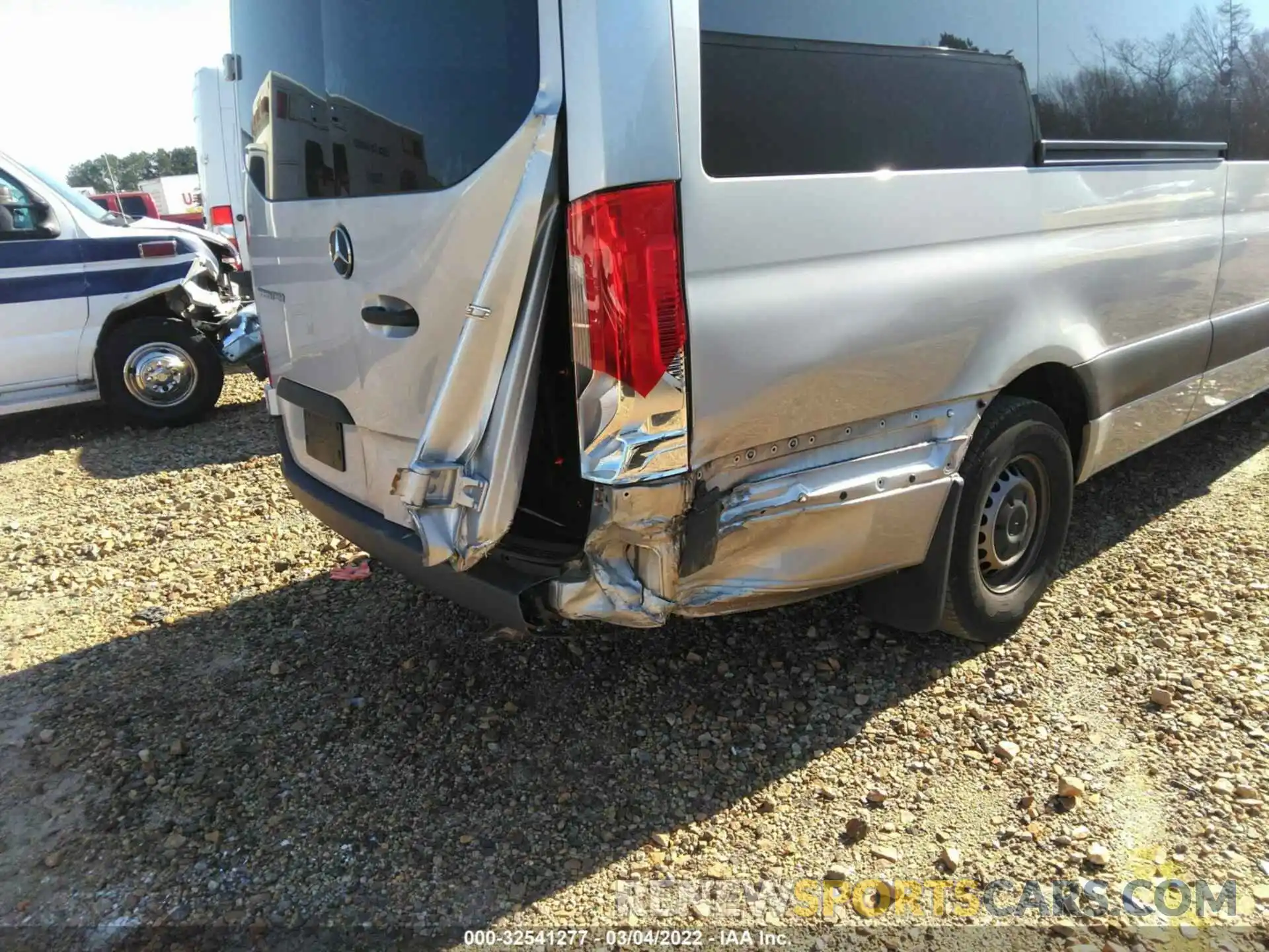 6 Photograph of a damaged car WDZPF1ED3KT012739 MERCEDES-BENZ SPRINTER PASSENGER VAN 2019