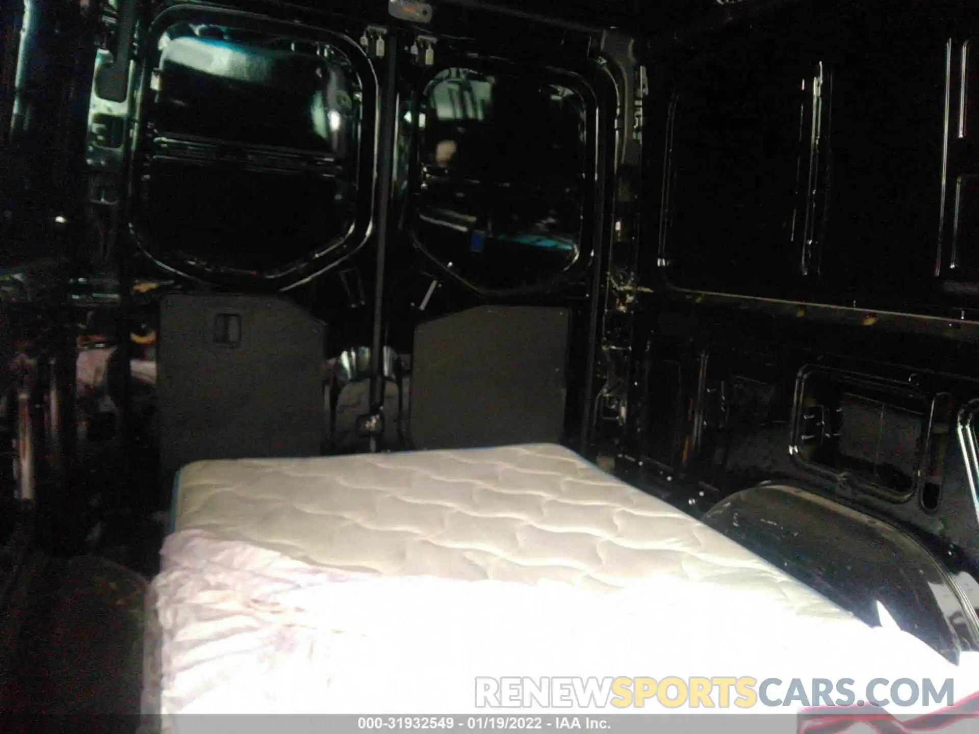 8 Photograph of a damaged car WD4PE7ED3KT015202 MERCEDES-BENZ SPRINTER VAN 2019